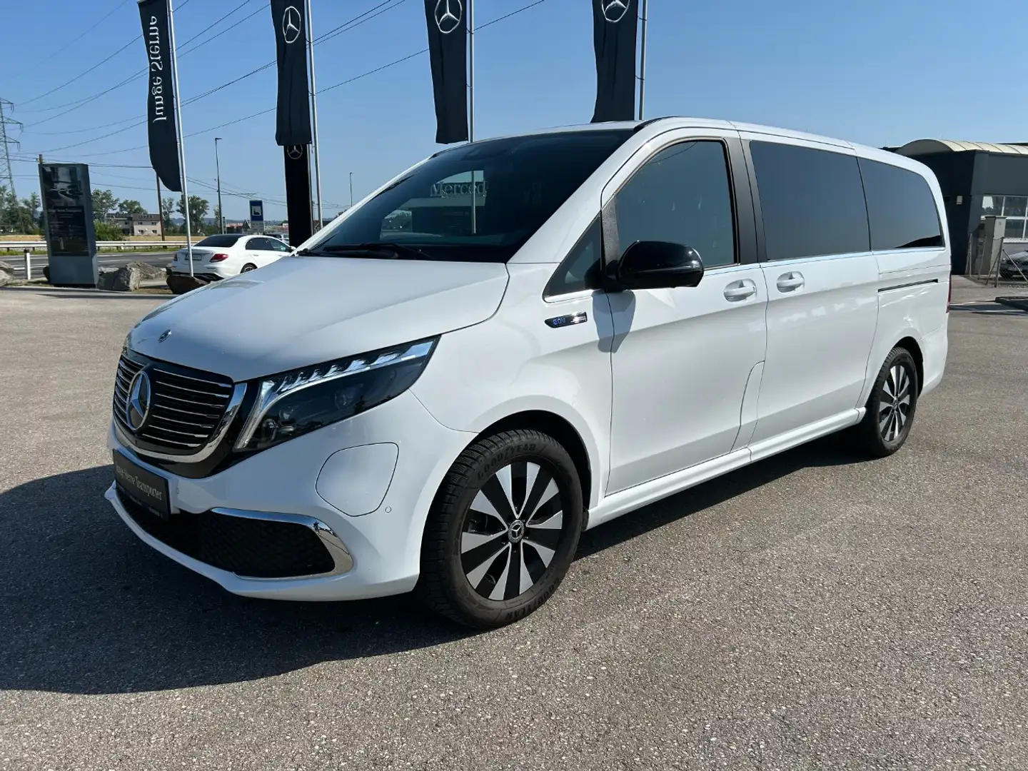 Mercedes-Benz EQV 300 AVANTGARDE Lang Navi Distr LED PTS Alb - 2