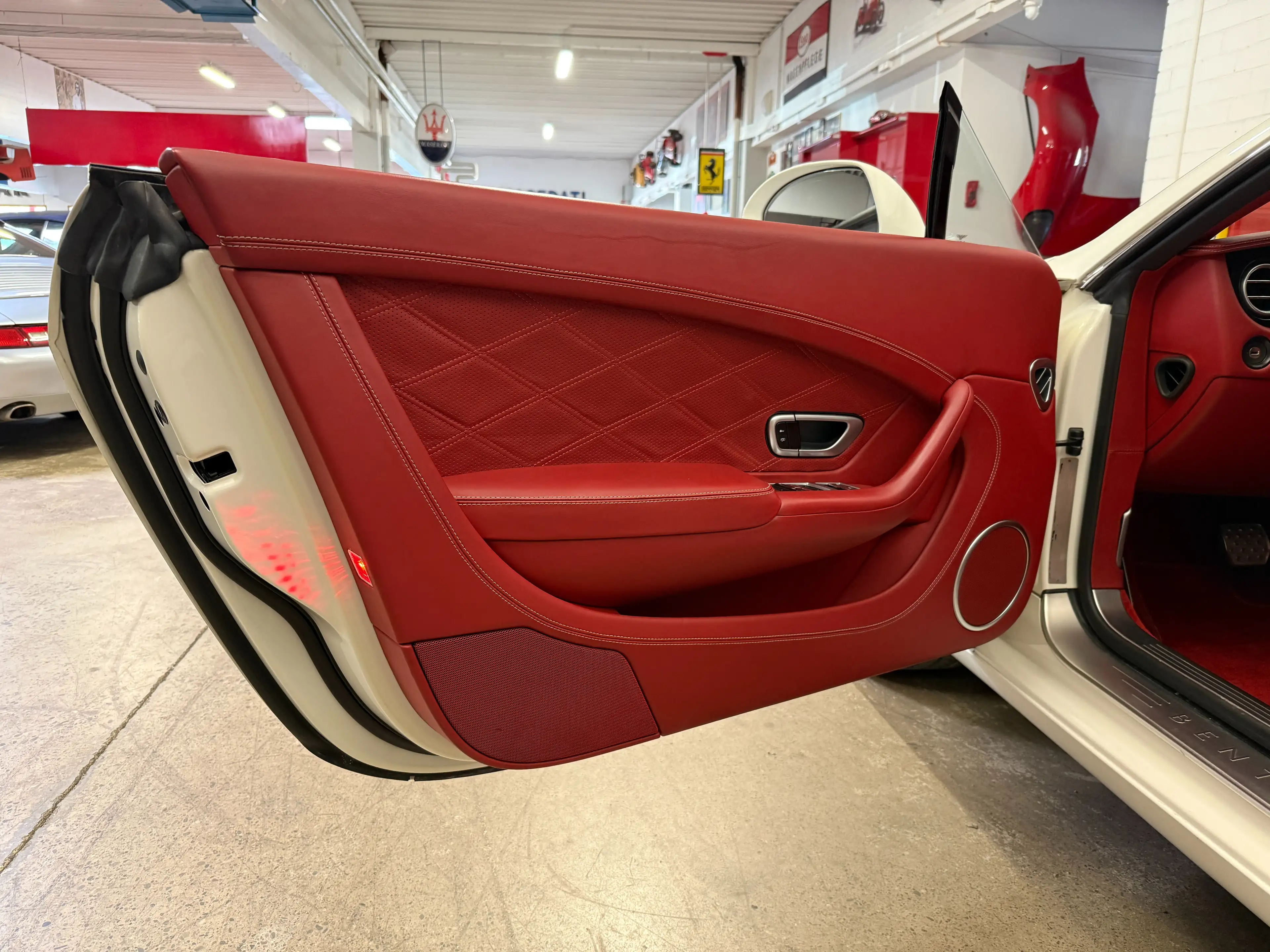 Bentley Continental GTC Continental GTC Mulliner — photo 10