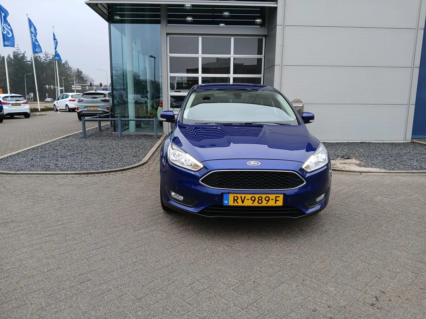 Ford Focus 1.0 EcoBoost 125pk 5-deurs Titanium | Trekhaak | N Bleu - 2
