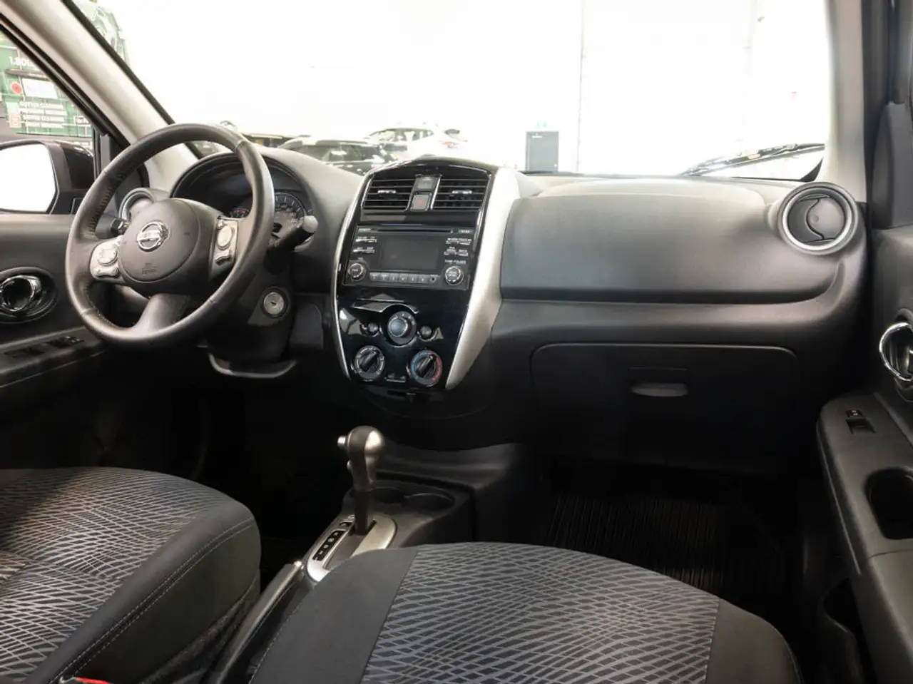 Nissan Micra снимка Nissan Micra