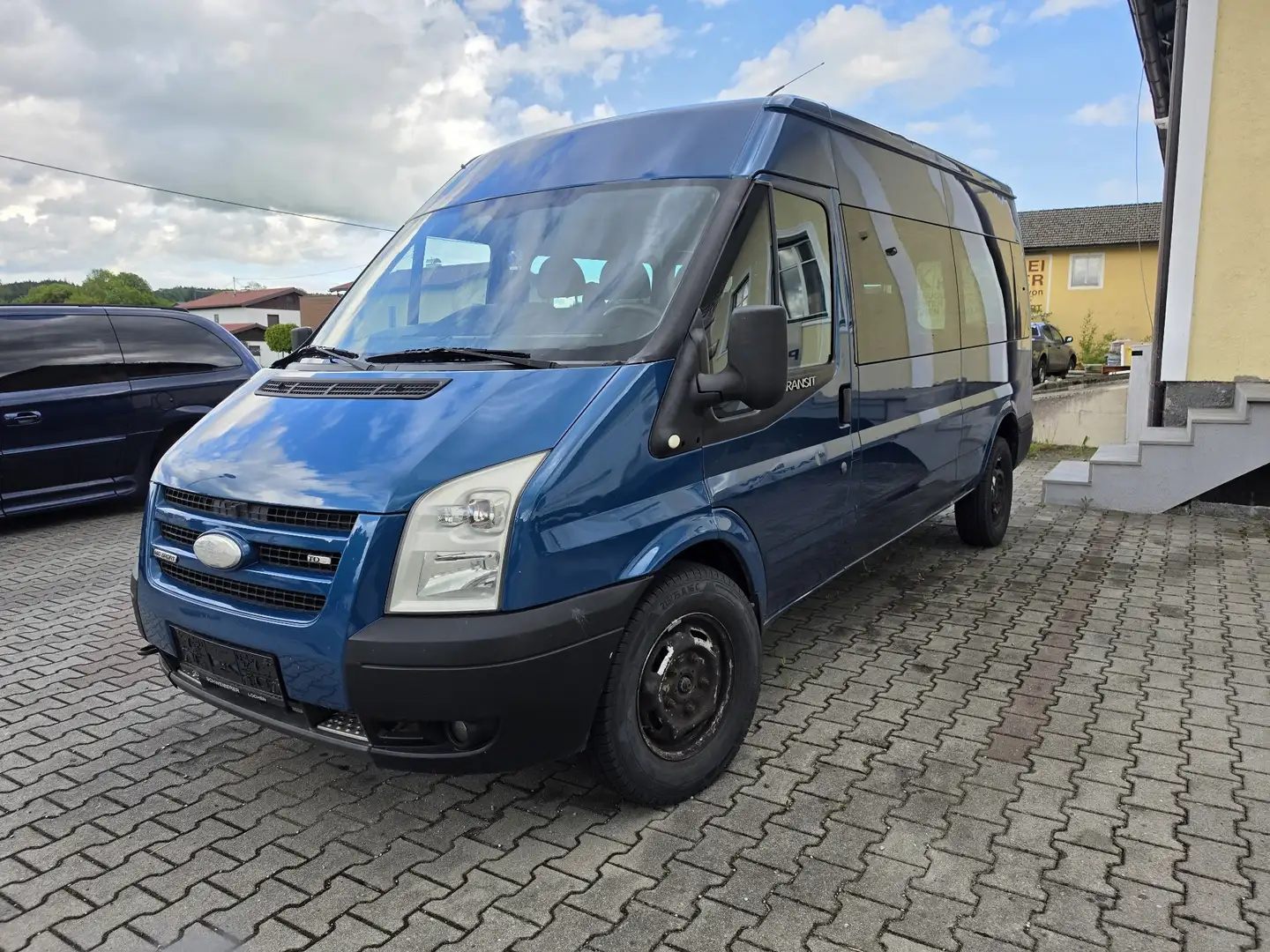 Ford Transit FT 350 L Vario 4.27 2,4 TDCi Blau - 2