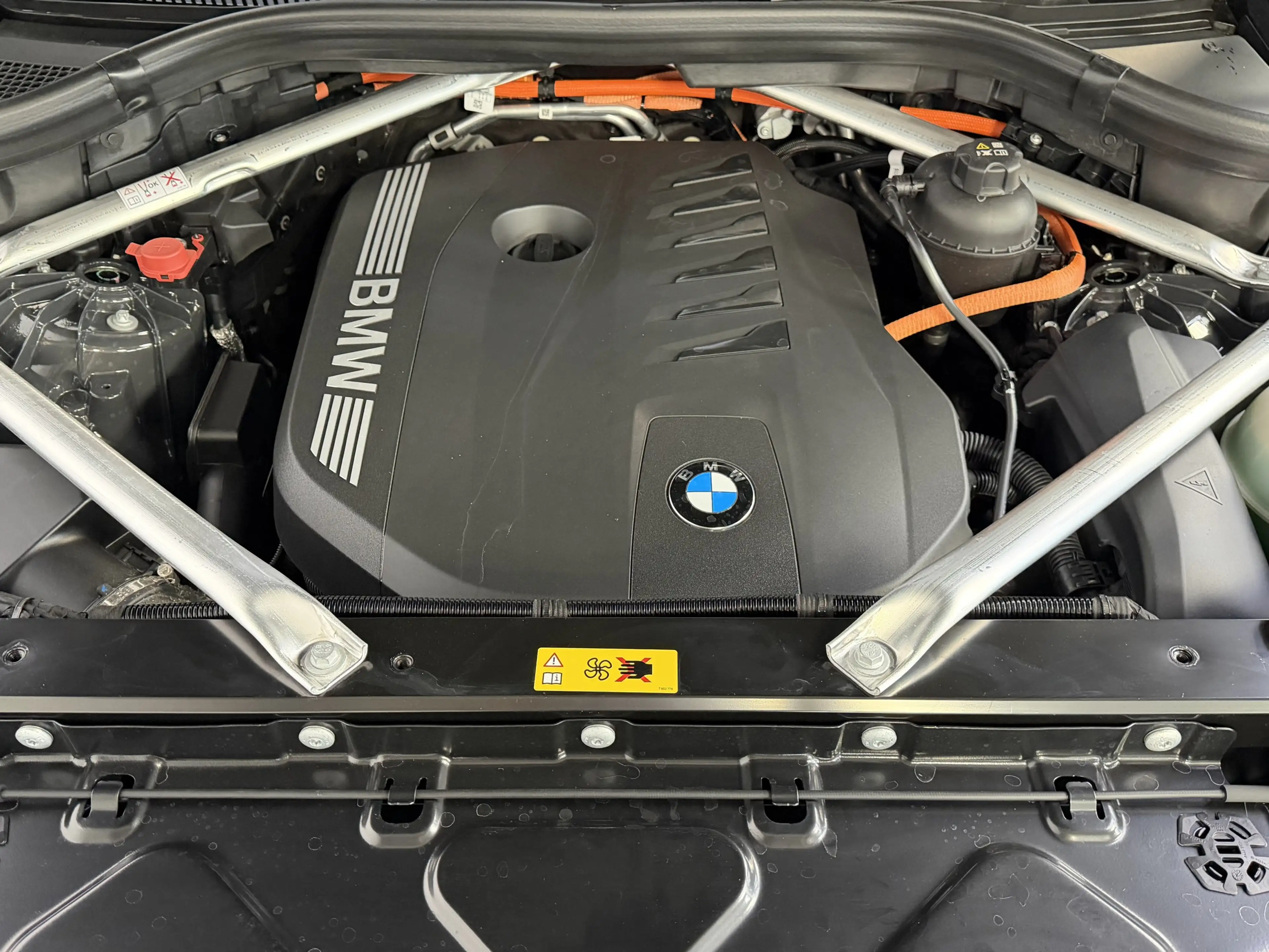 BMW X5 xDrive50e M Sport Pro B&W AHK 22Zoll ACC Pano — photo 38