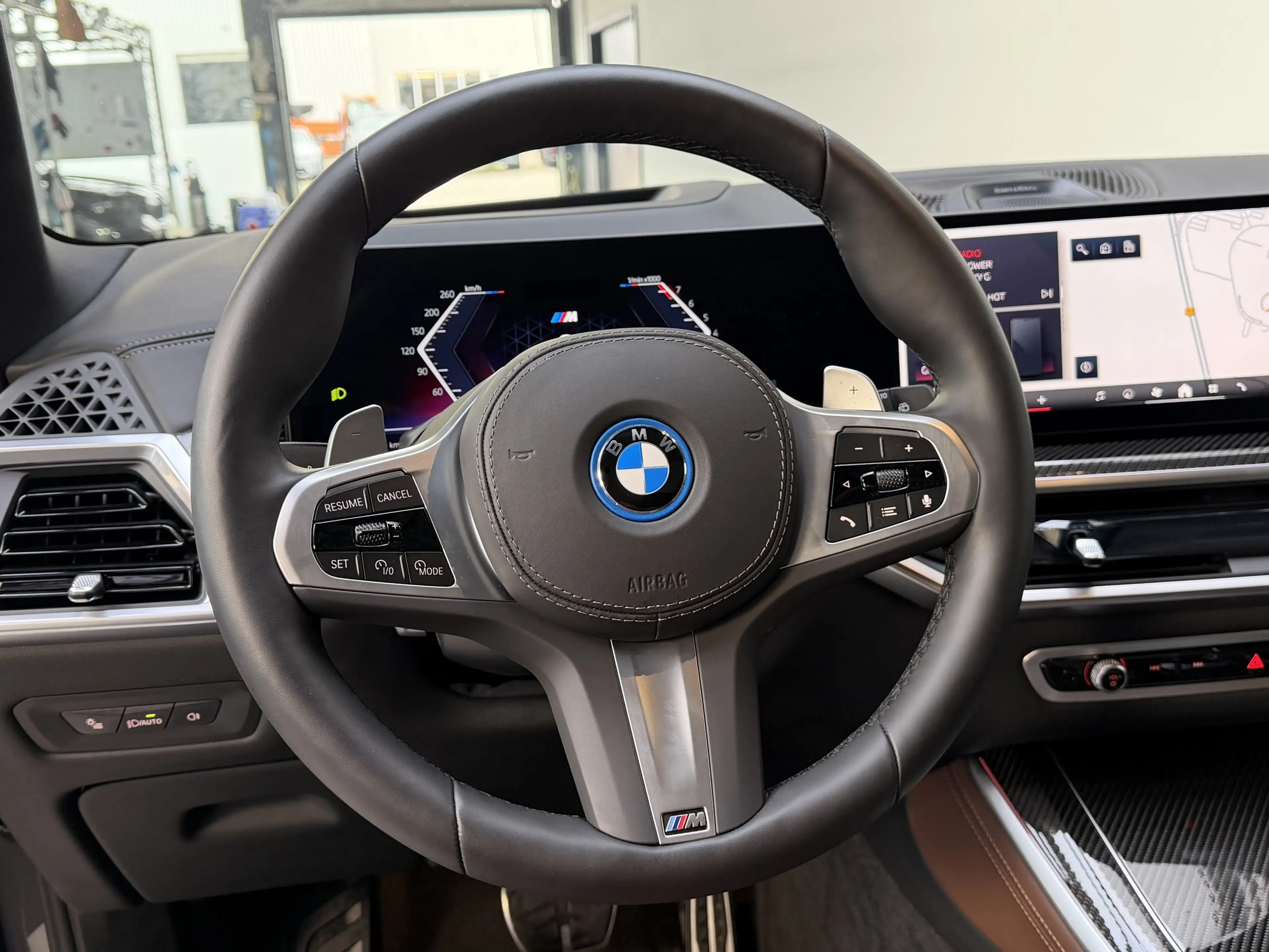BMW X5 xDrive50e M Sport Pro B&W AHK 22Zoll ACC Pano — photo 9