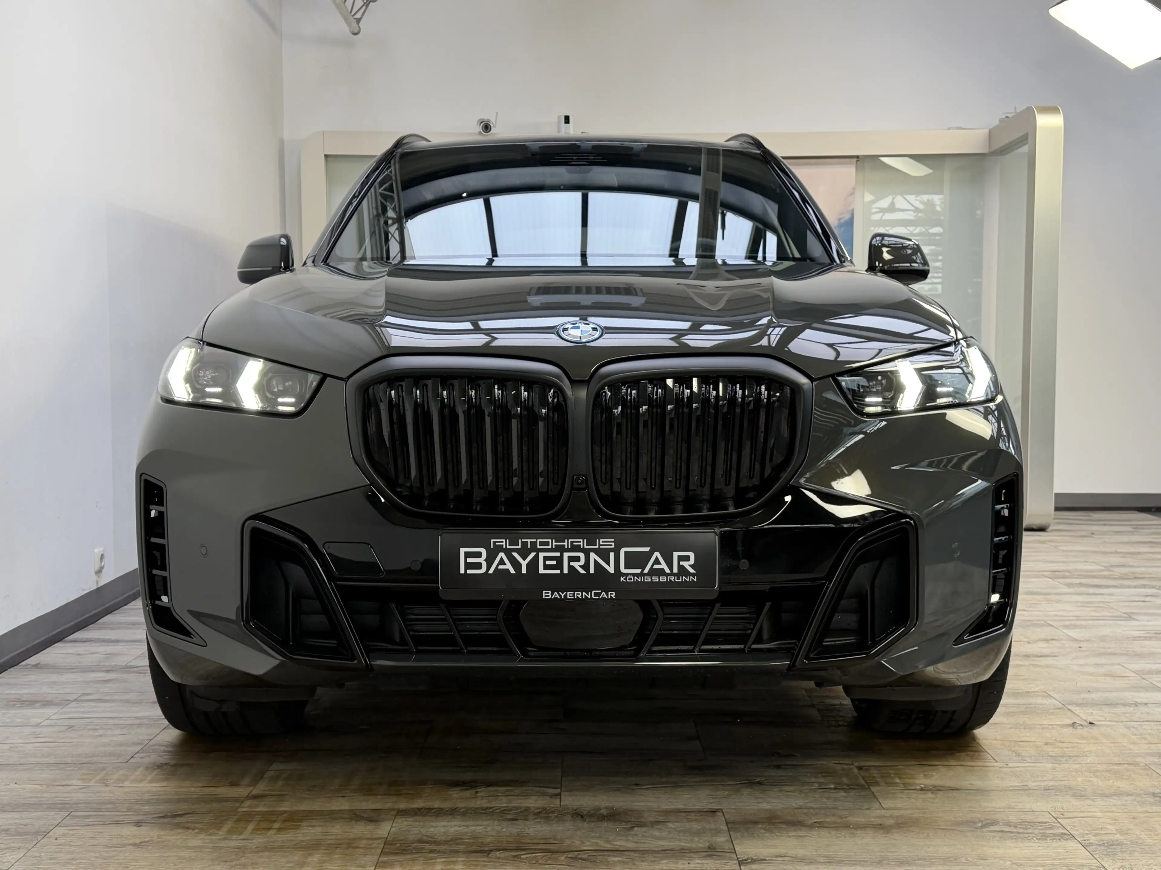 BMW X5 xDrive50e M Sport Pro B&W AHK 22Zoll ACC Pano — photo 2