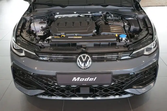 Volkswagen Golf view 3