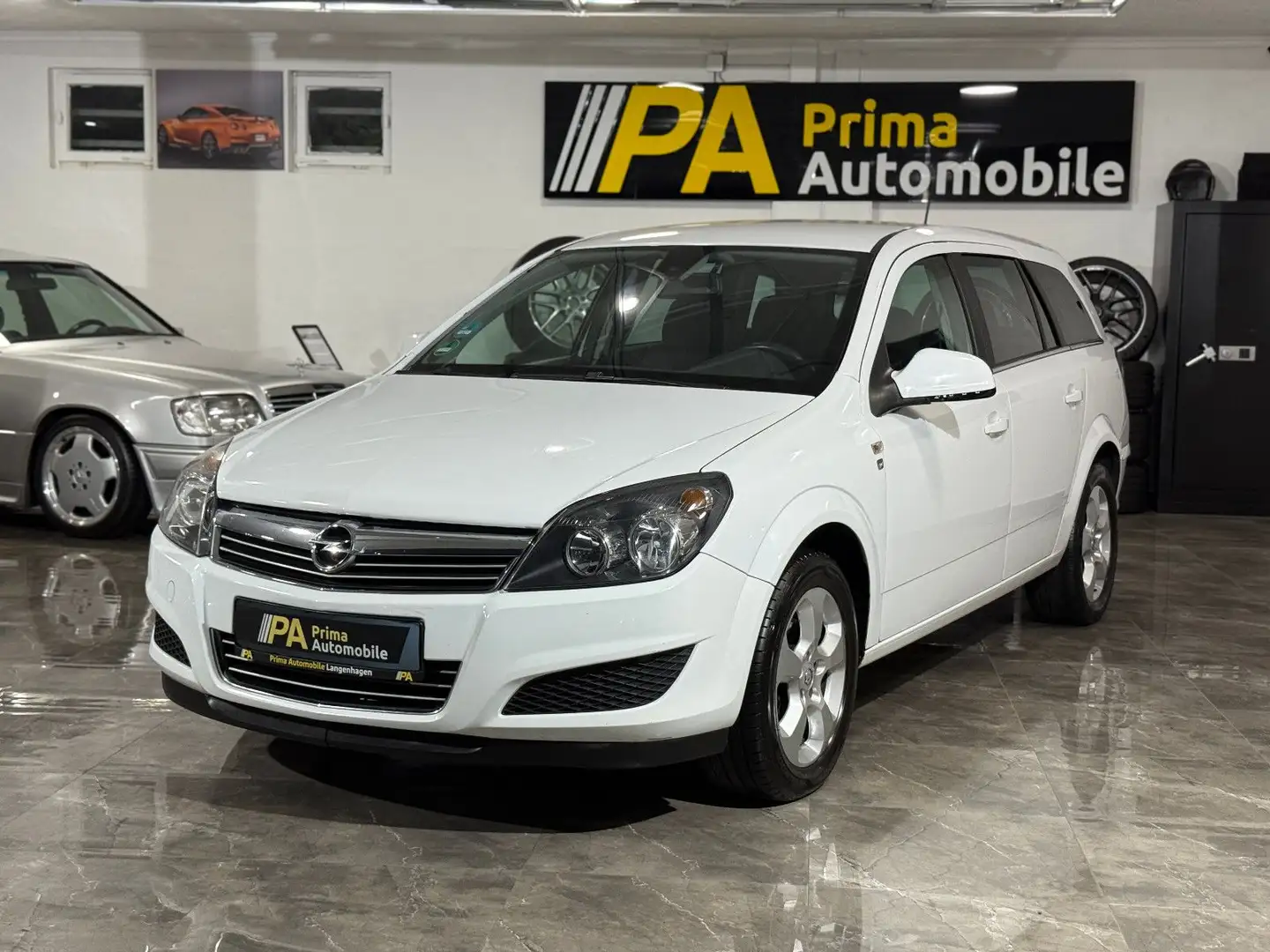 Opel Astra H 1.7 CDTI Caravan "111 Jahre" / Weiß - 1