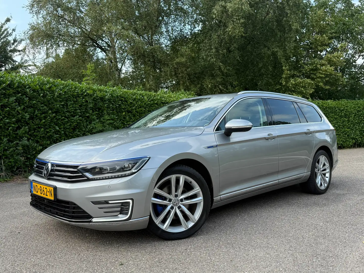 Volkswagen Passat Variant 1.4 TSI GTE Connected Series Plus Automaat | Panor Grijs - 1