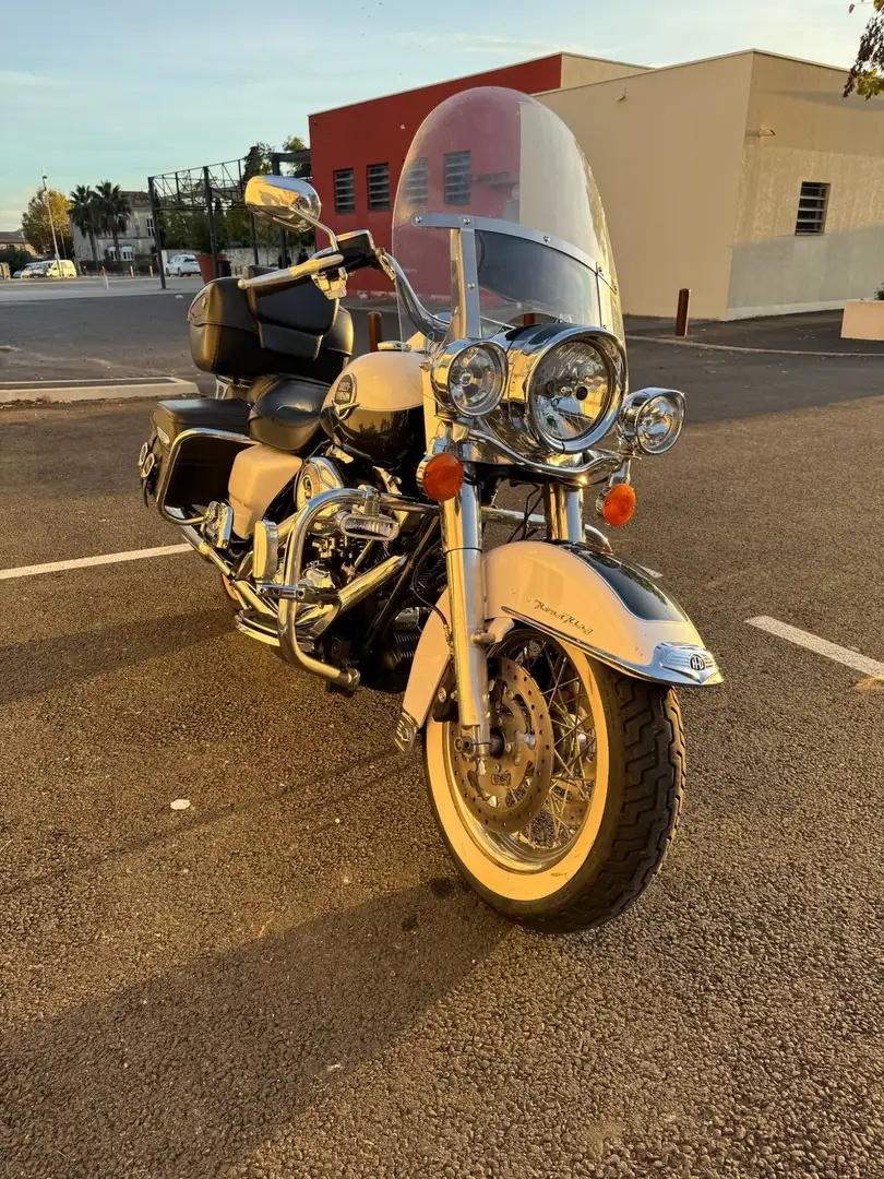 Harley-Davidson Road King Classic Blanc - 2