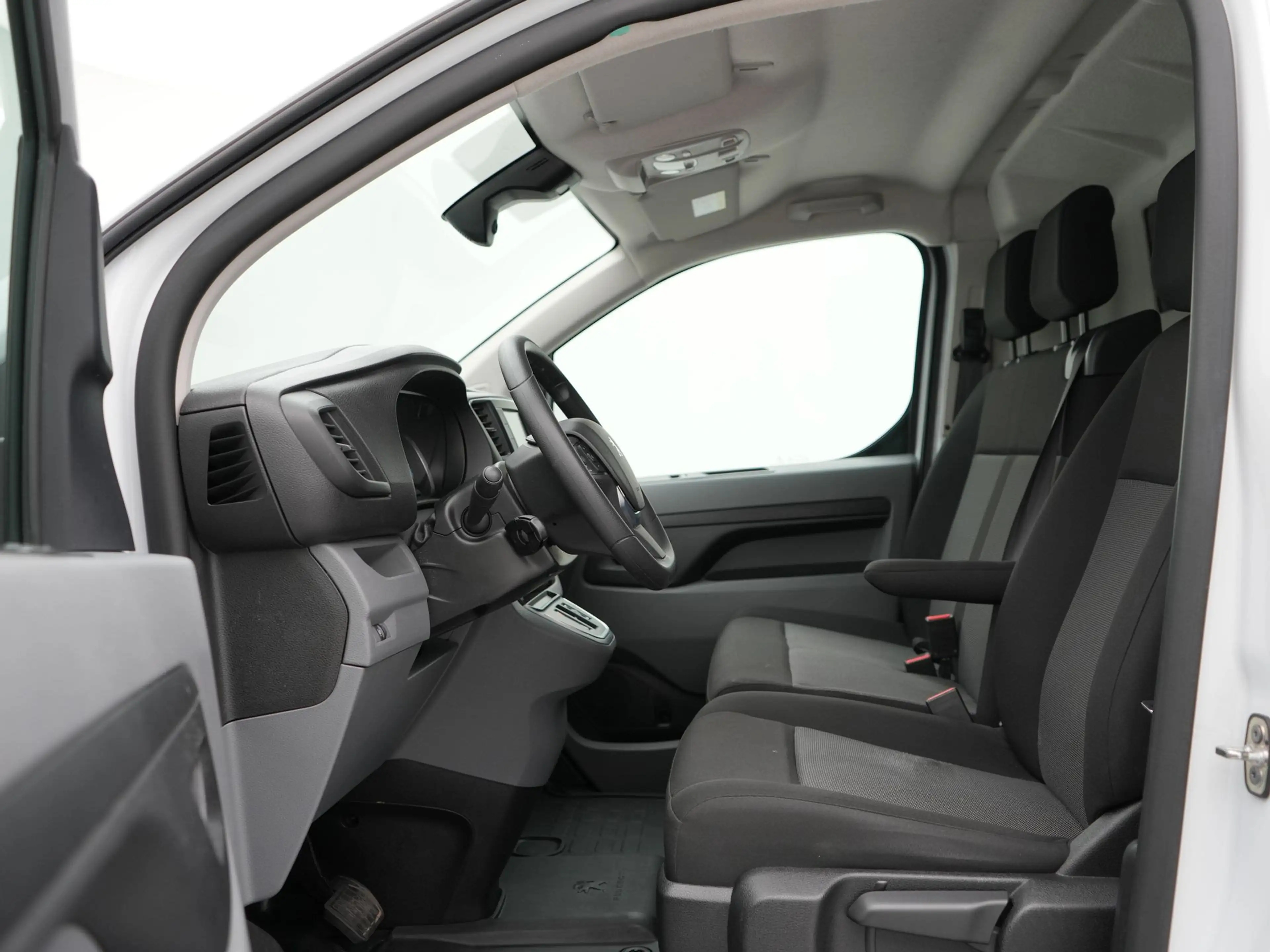 Peugeot e-Expert Standard Premium 75 kWh incl trekhaak 100Kw, Wltp — photo 4
