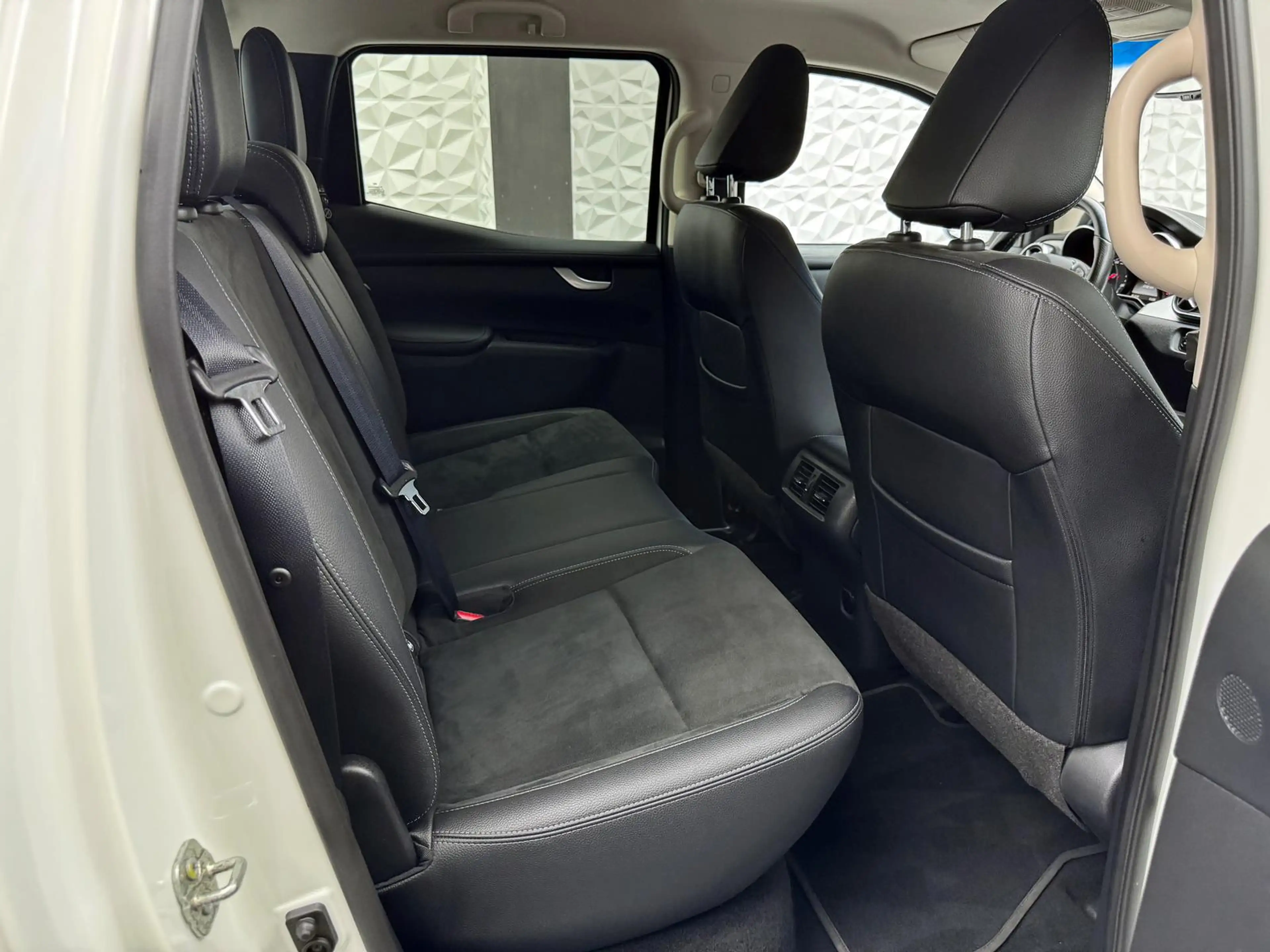 Mercedes-Benz X 350 d POWER-EDITION/4MATIC/LED/KEYLES/360°/AHK — photo 13