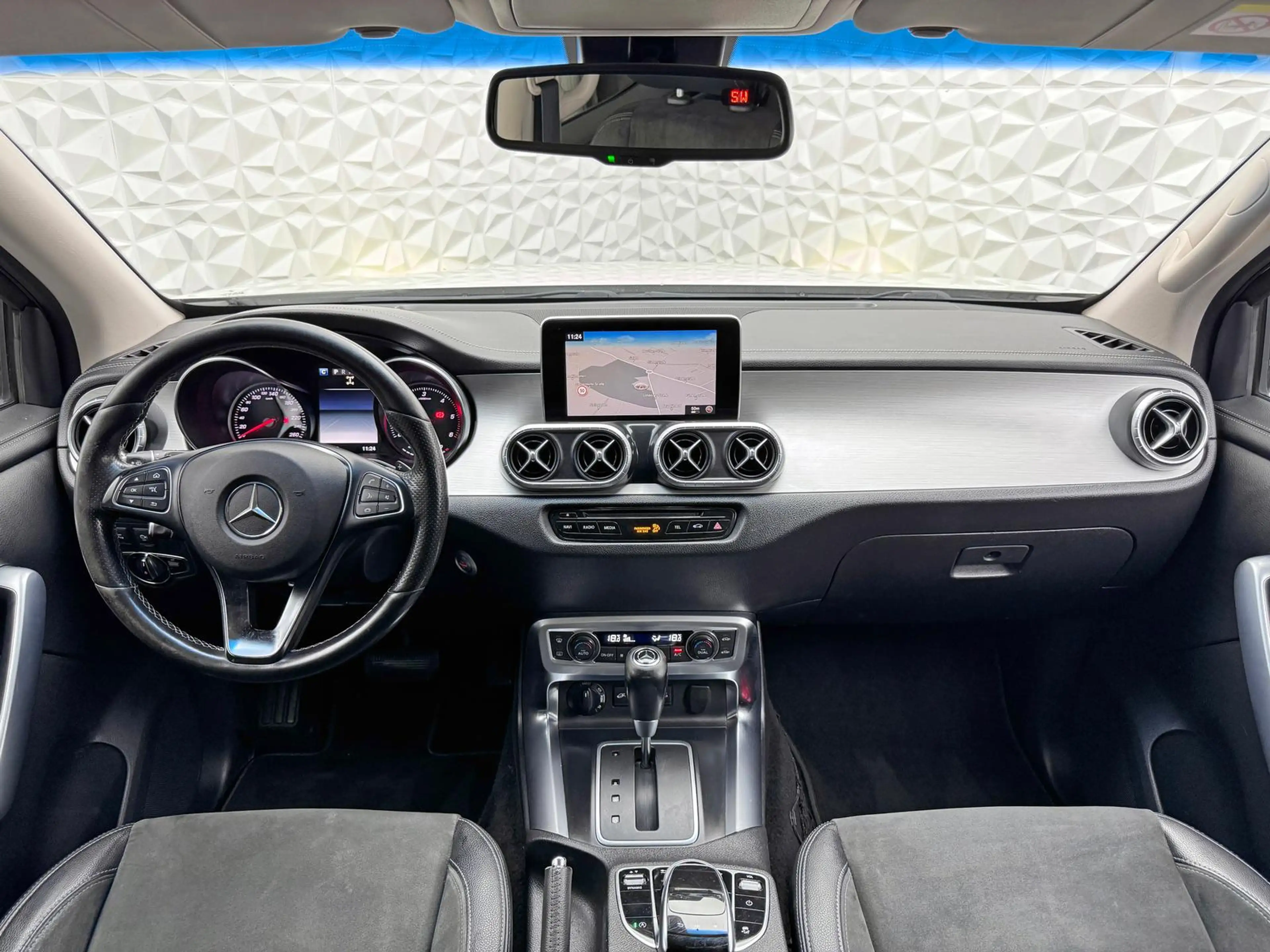 Mercedes-Benz X 350 d POWER-EDITION/4MATIC/LED/KEYLES/360°/AHK — photo 8