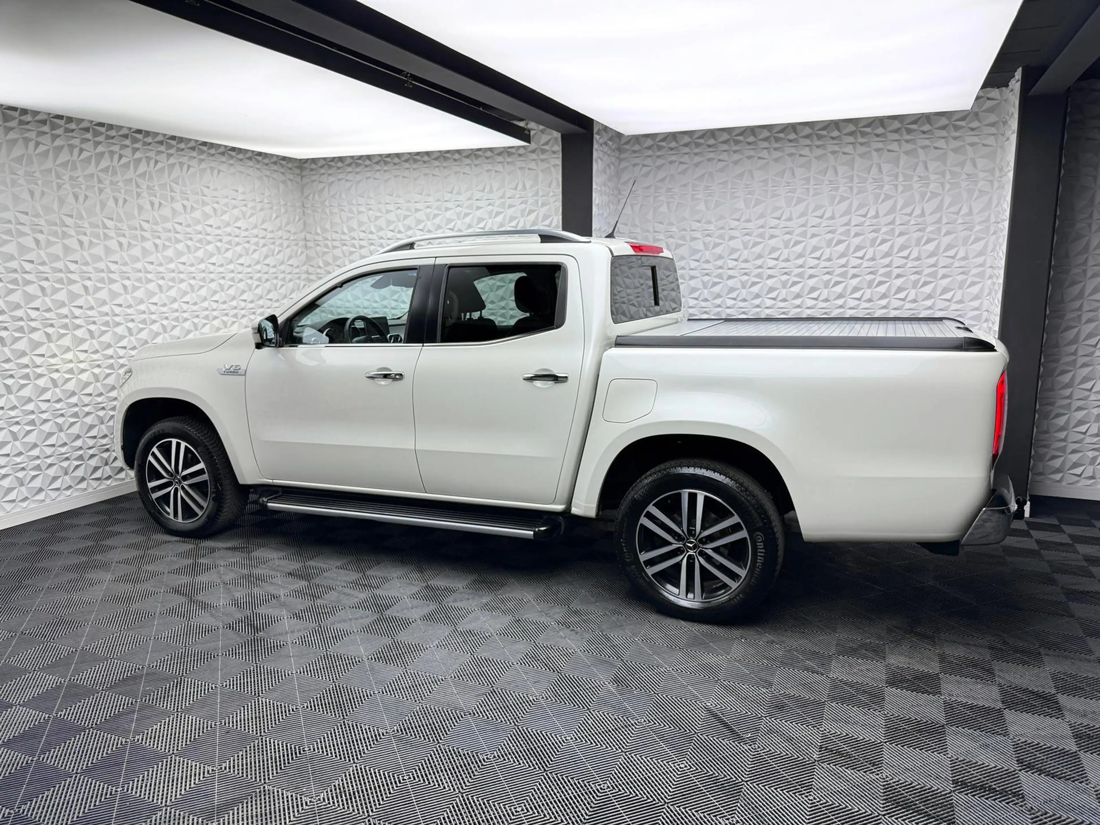 Mercedes-Benz X 350 d POWER-EDITION/4MATIC/LED/KEYLES/360°/AHK — photo 5