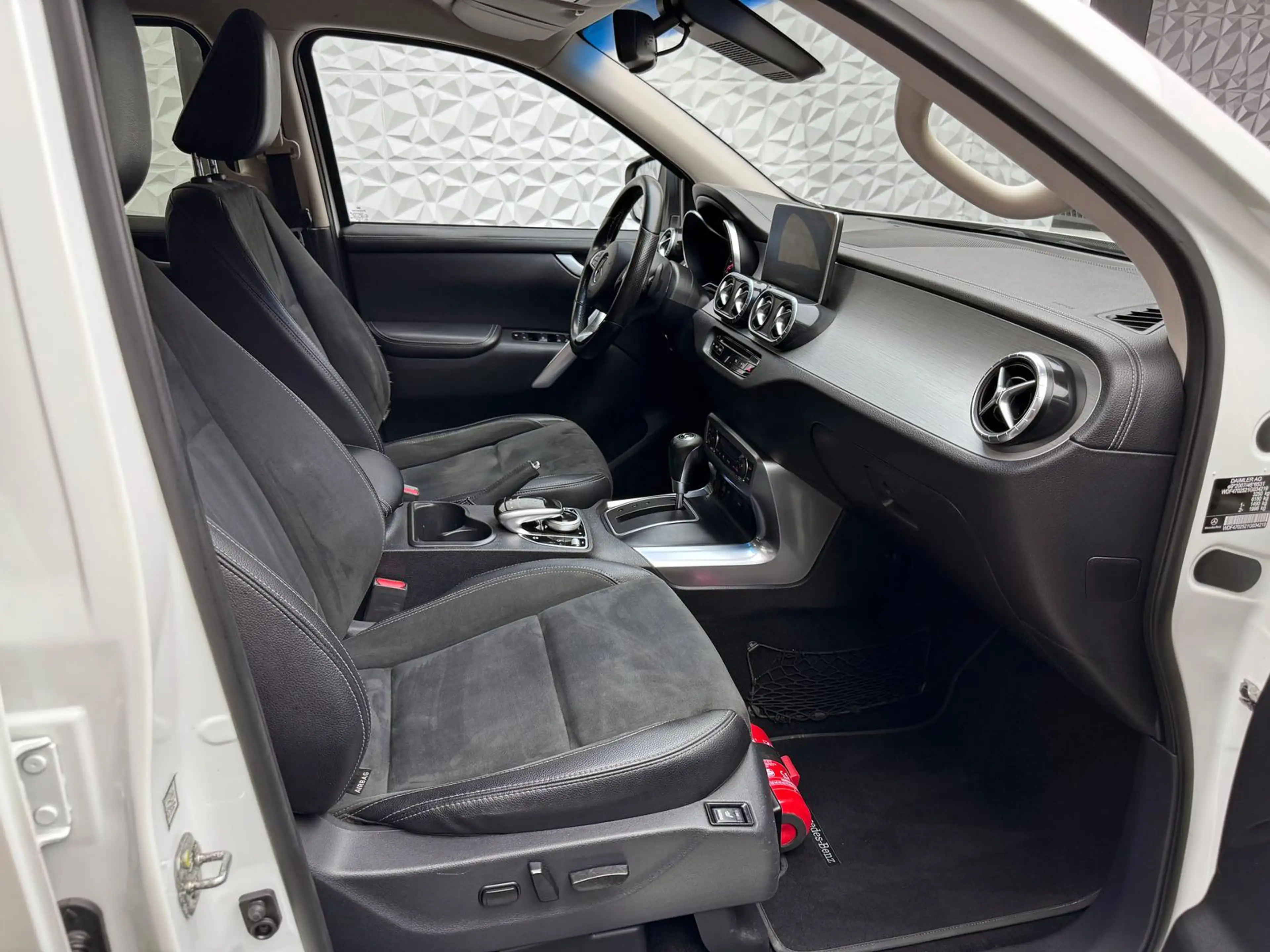 Mercedes-Benz X 350 d POWER-EDITION/4MATIC/LED/KEYLES/360°/AHK — photo 9
