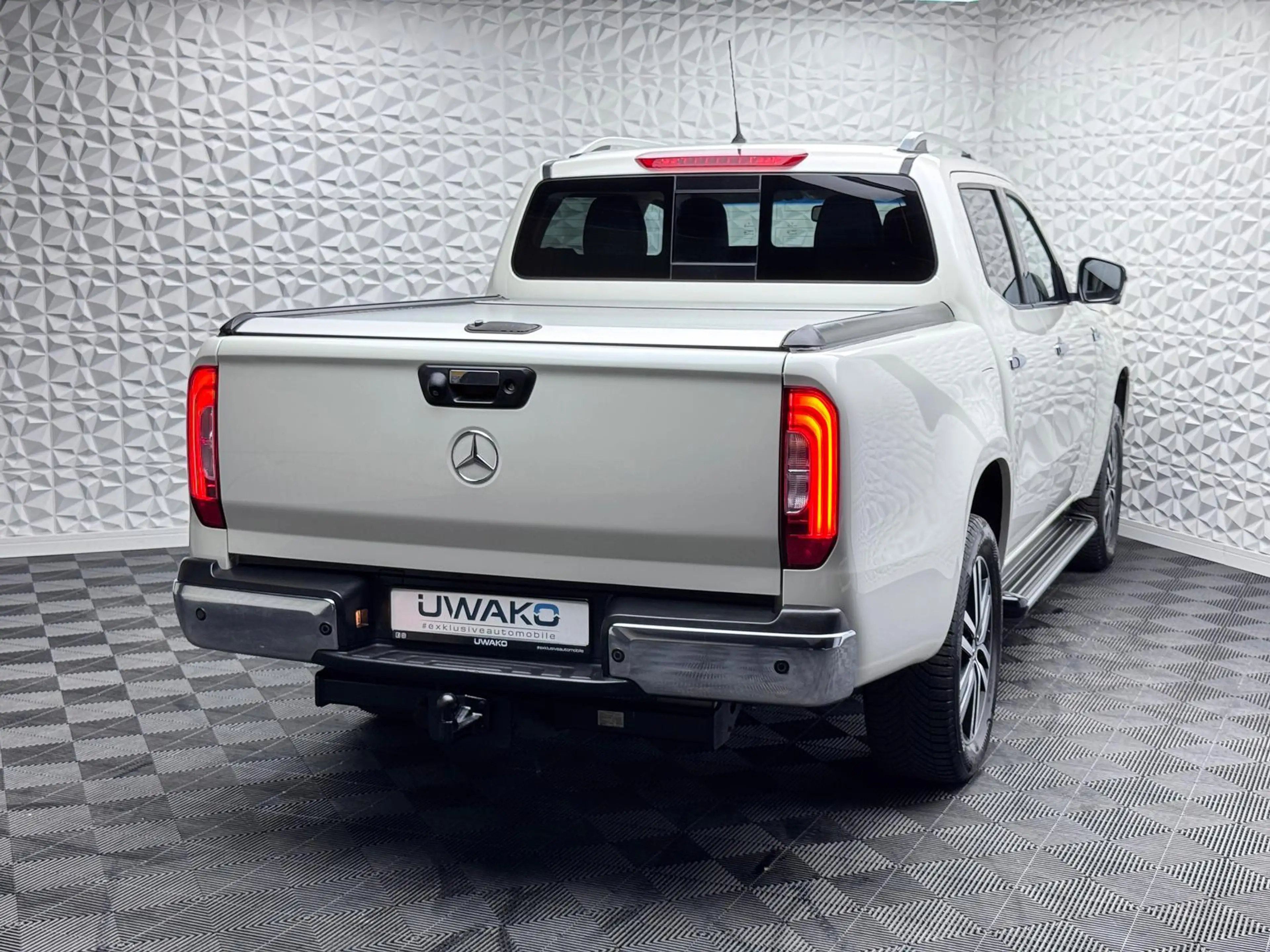 Mercedes-Benz X 350 d POWER-EDITION/4MATIC/LED/KEYLES/360°/AHK — photo 3