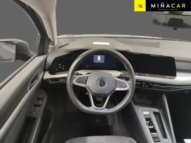 Volkswagen Golf view 3