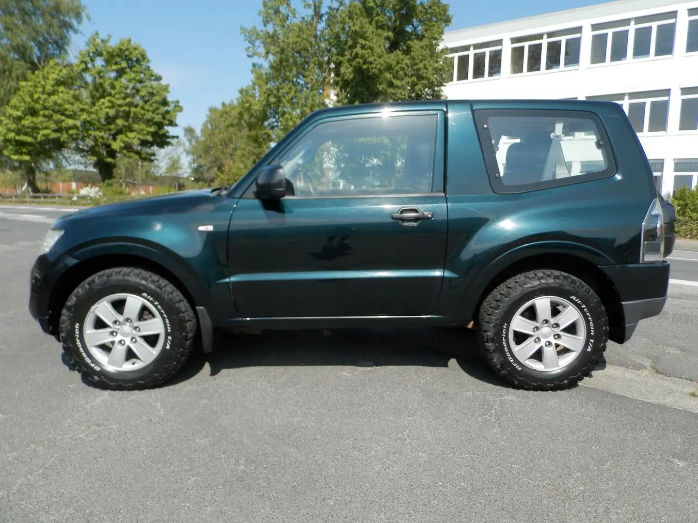 Mitsubishi Pajero 3,2 DI-D*Klima*4WD-L*AHK*Alu* Grün - 2