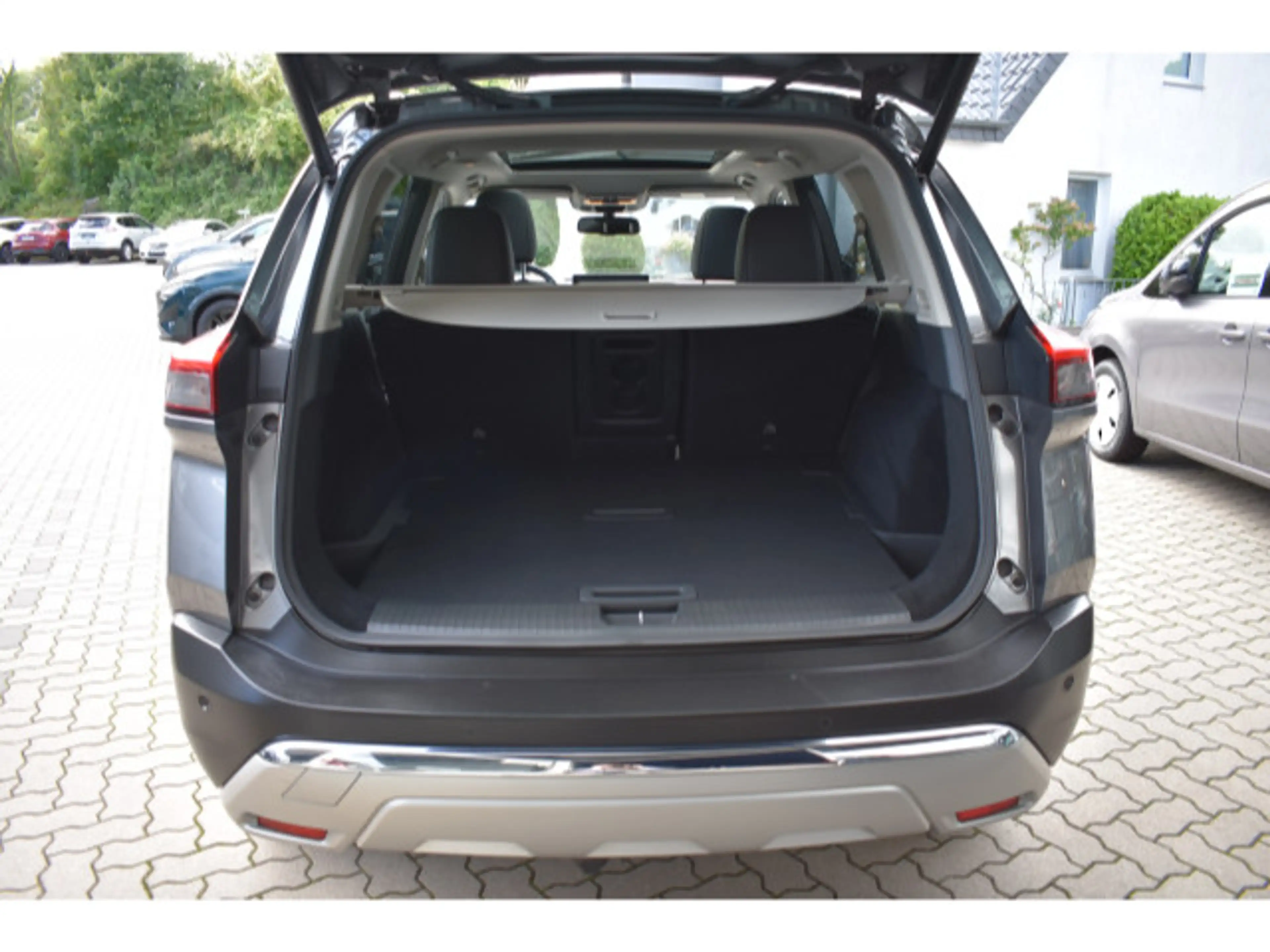 Nissan X-Trail e-Power e-4orce Tekna+ AHK Gestepptes Pr — photo 9
