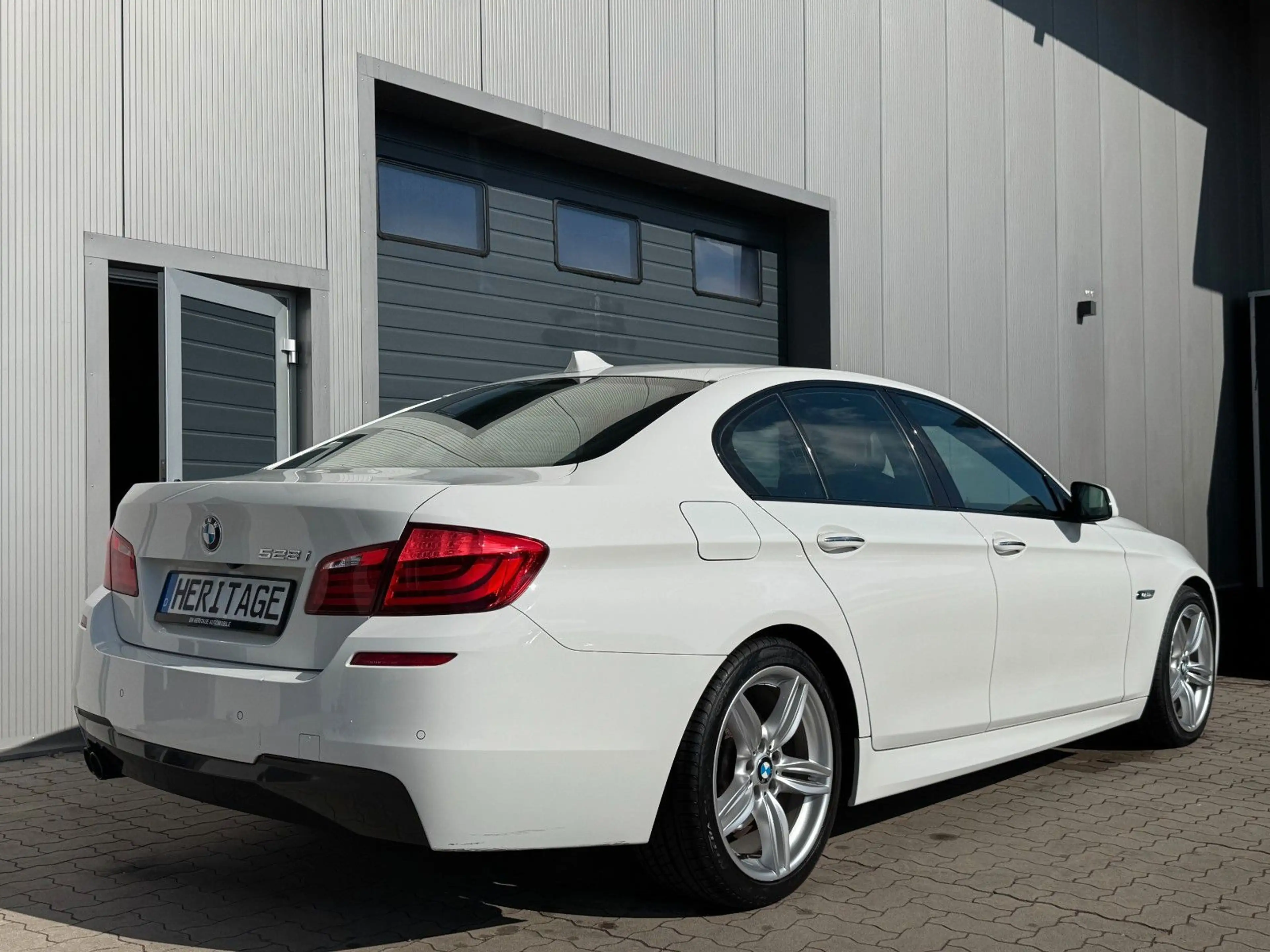 BMW 528 i Lim M-Paket/Leder/Kamera /SHZ/SCHIEBEDACH — photo 7