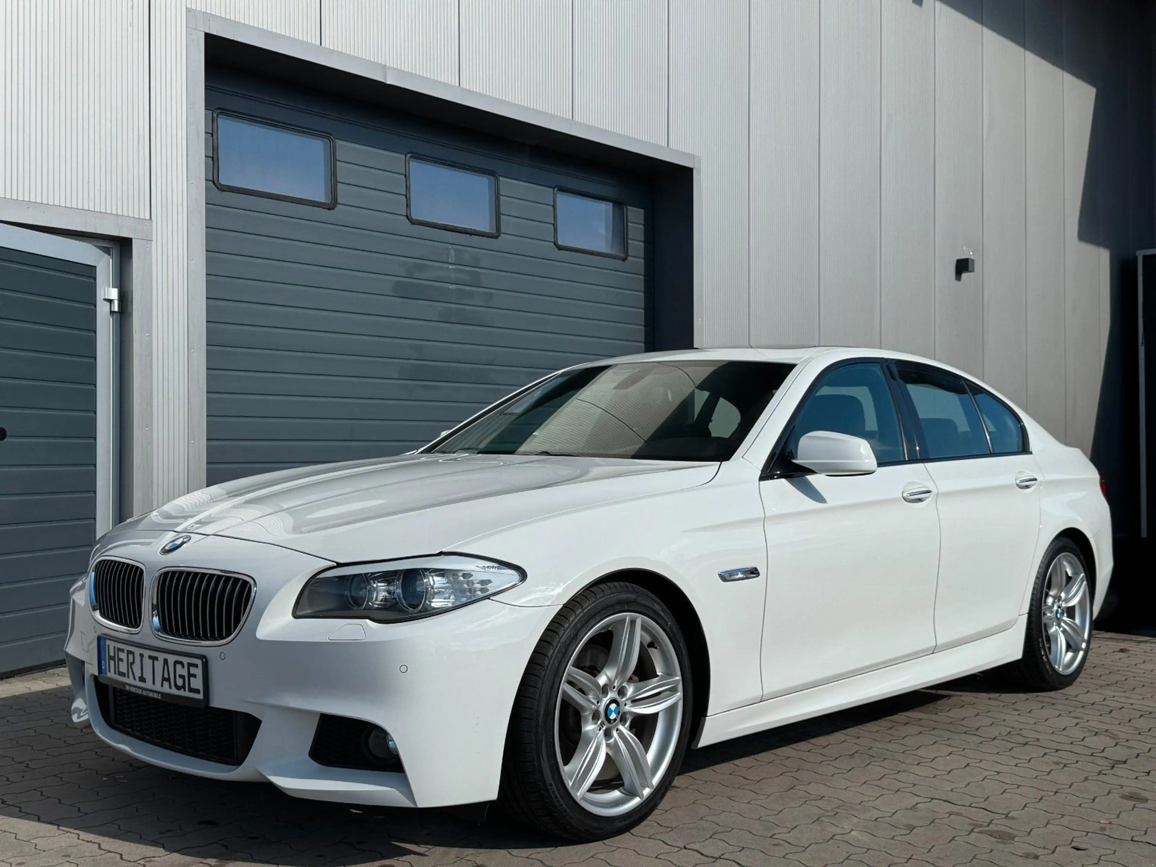 BMW 528 i Lim M-Paket/Leder/Kamera /SHZ/SCHIEBEDACH — photo 3