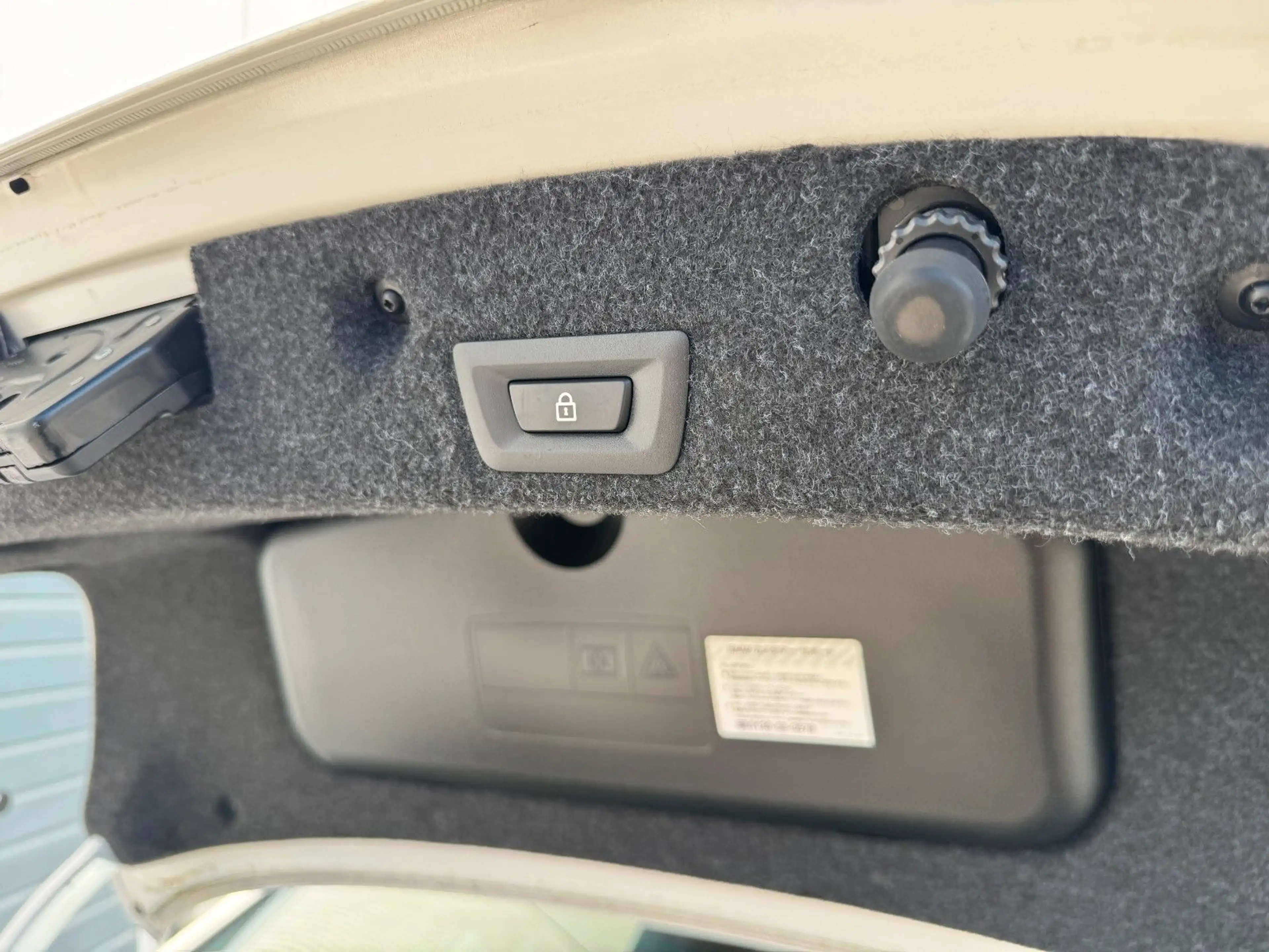 BMW 528 i Lim M-Paket/Leder/Kamera /SHZ/SCHIEBEDACH — photo 15