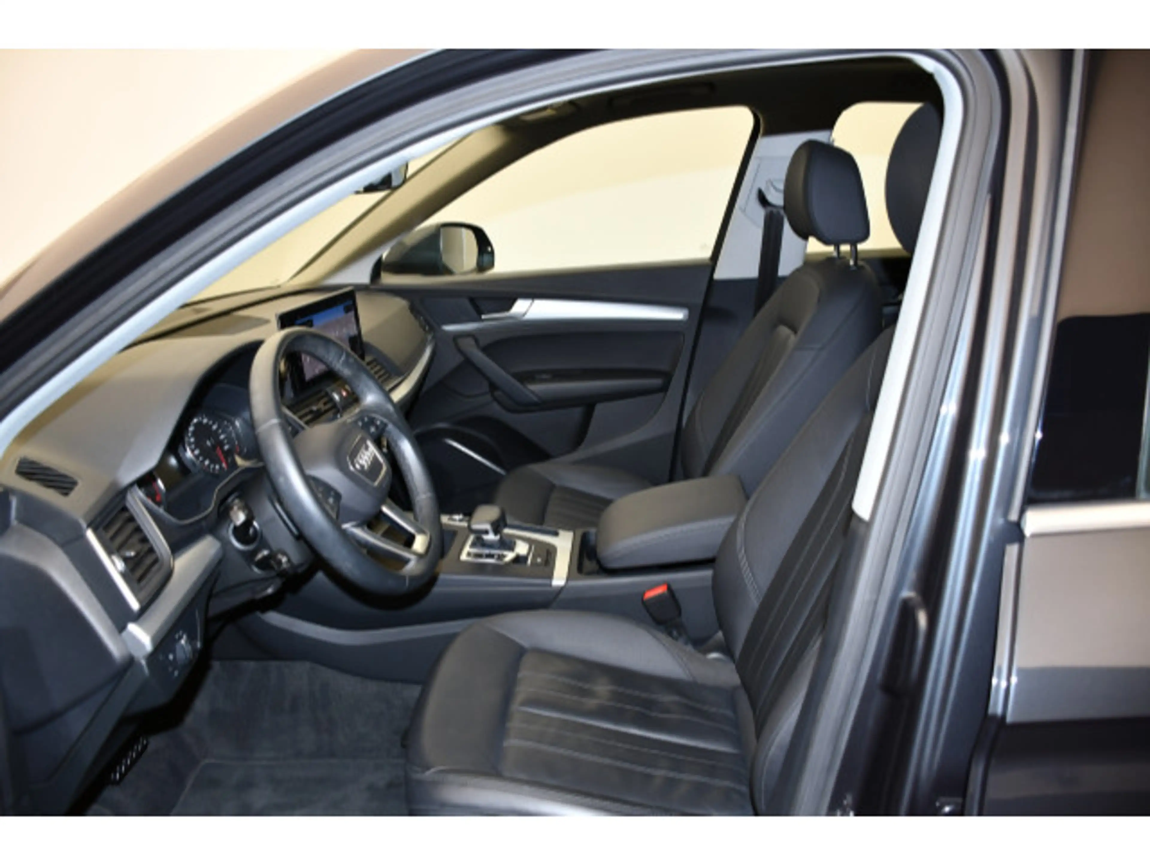 Audi Q5 30TDI S-tronic advanced PANO/LEDER/AHK/NAVI — photo 3