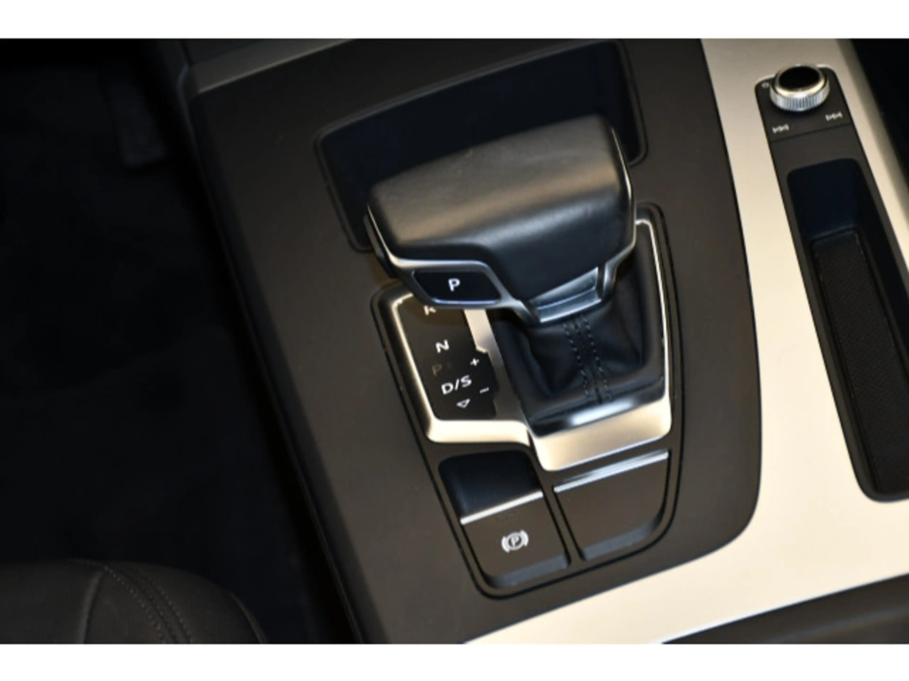 Audi Q5 30TDI S-tronic advanced PANO/LEDER/AHK/NAVI — photo 5
