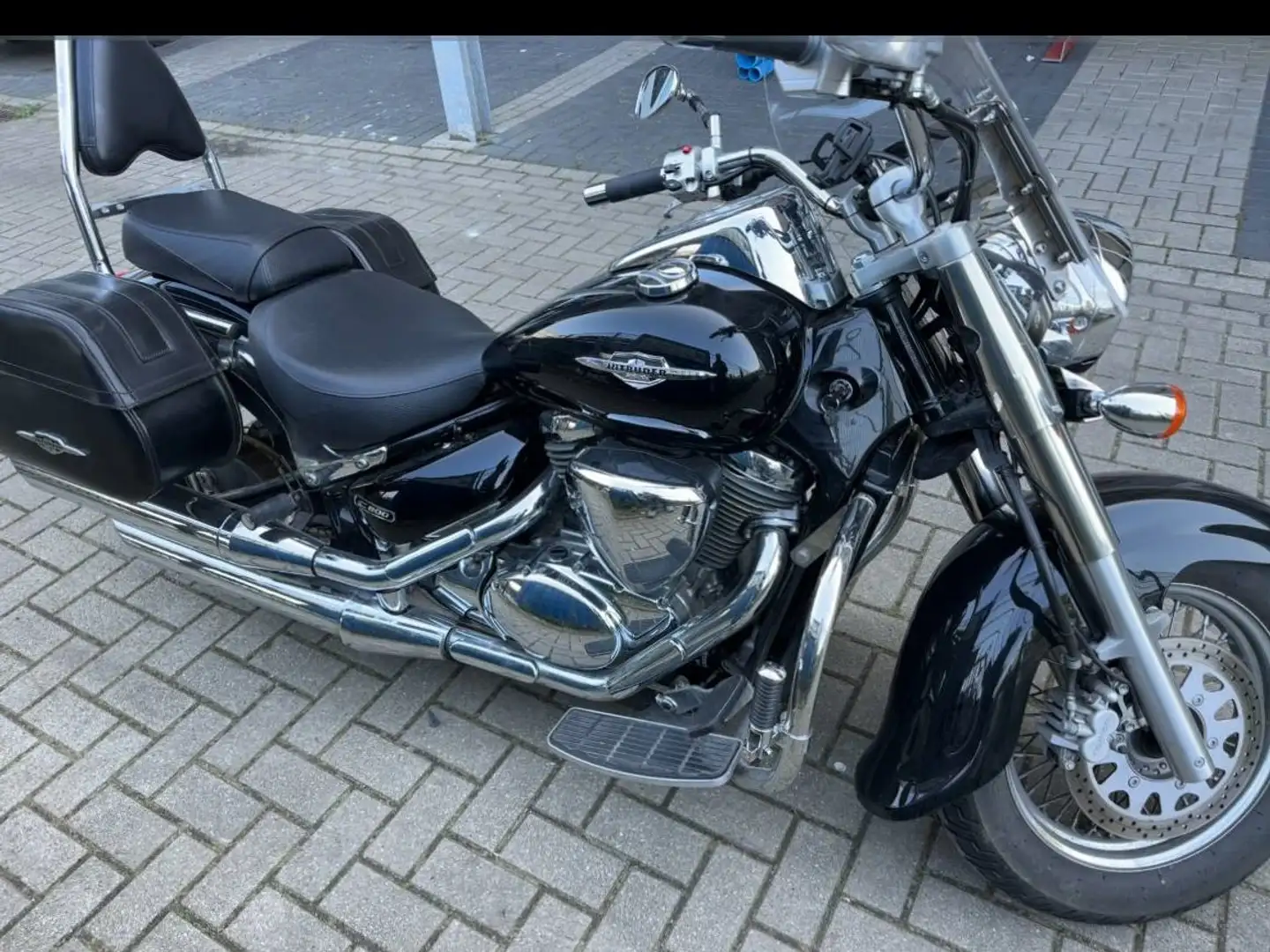 Suzuki Intruder C VL800 Negru - 1