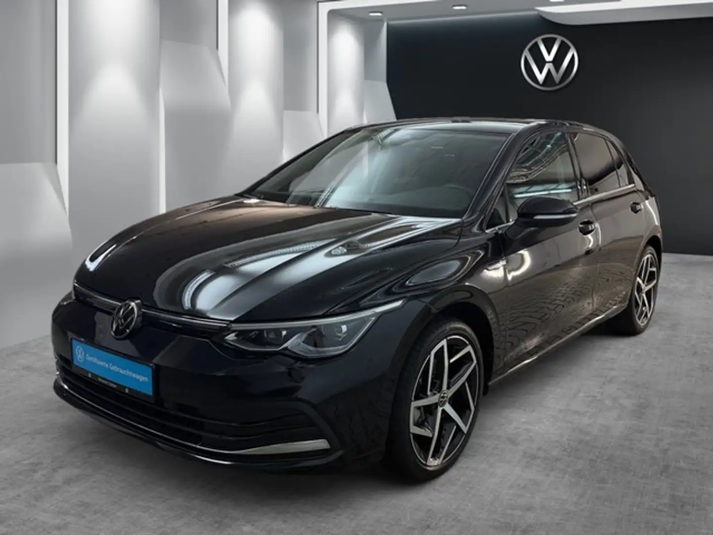 Volkswagen Golf VIII Lim. 1.5 eTSI DSG Style AHK ACC REAR VIEW ... Schwarz - 2