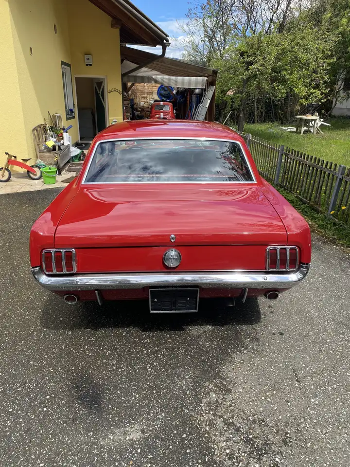 Ford Mustang Coupe, foto 3
