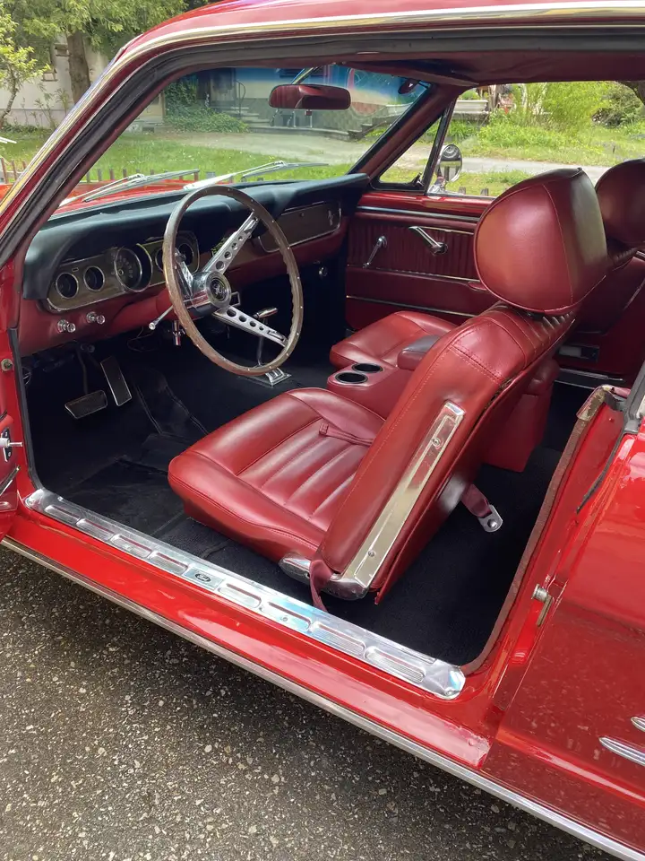 Ford Mustang Coupe, foto 6