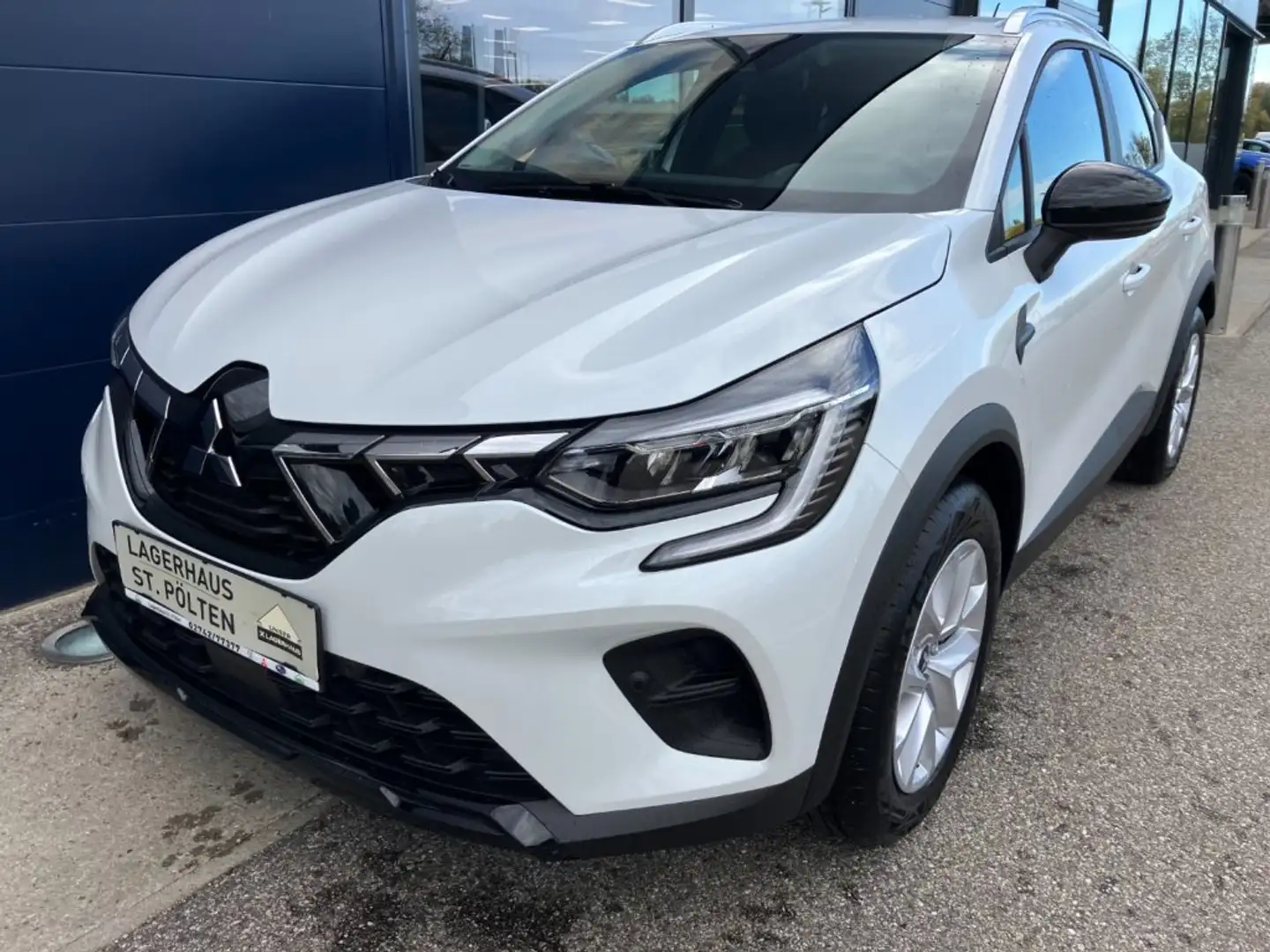 Mitsubishi ASX 1,3 Petrol Invite S+C 45 Jahre Edition 23 Blanc - 1