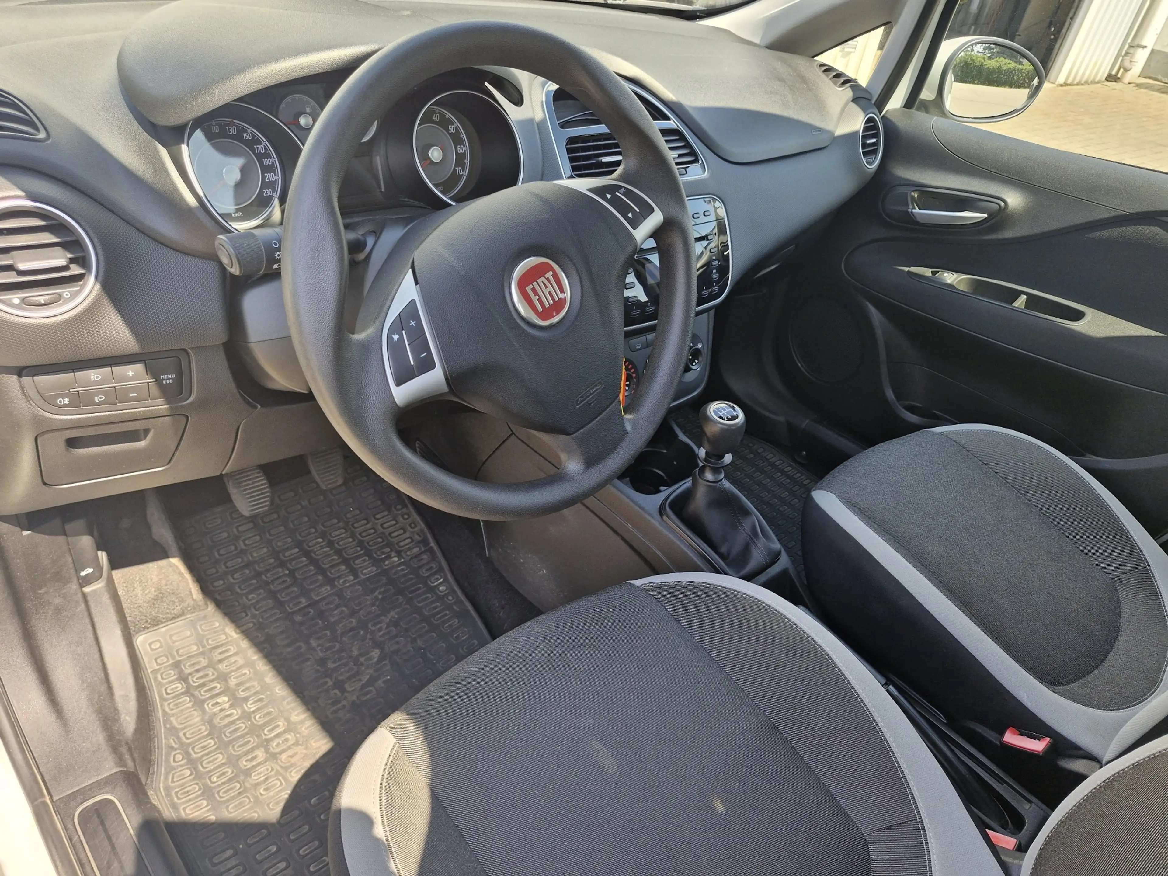 Fiat Punto Pop — photo 11