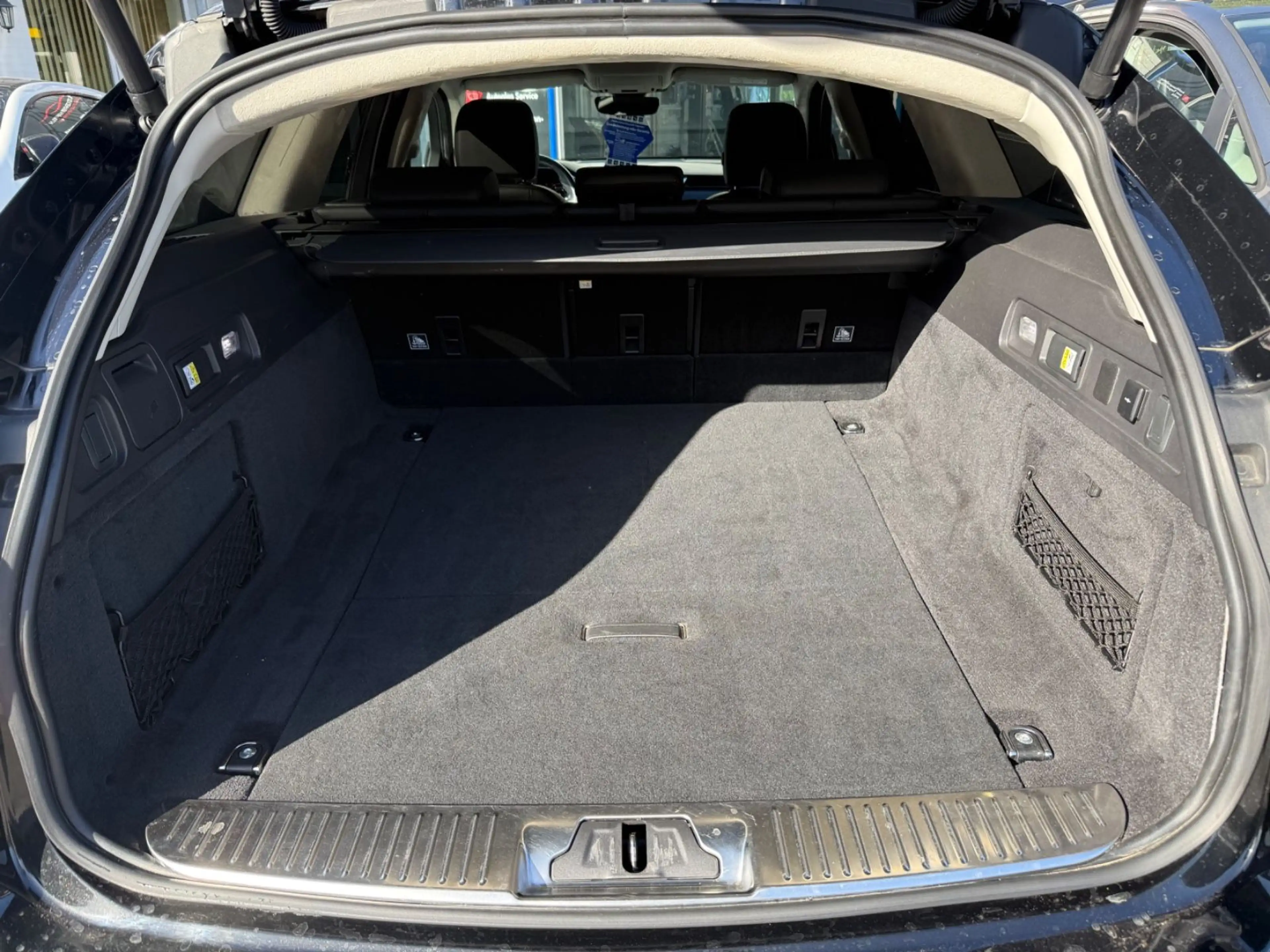 Jaguar XF Sportbrake HSE AWD (LED-ACC-MERIDIAN-360°) — photo 15