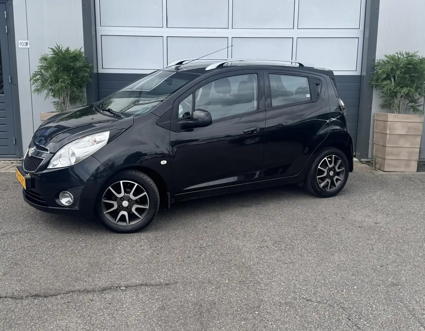 Chevrolet Spark 1.0 16V LT+ Bi-Fuel / NAP / AIRCO / LPG /GARANTIE Zwart - 2