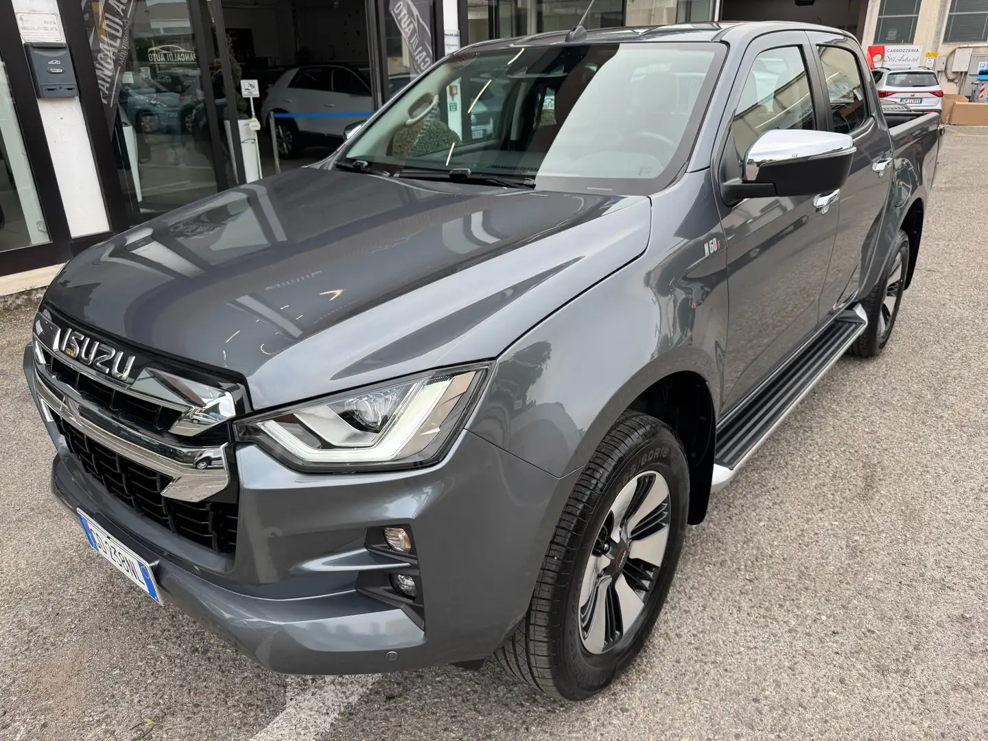 Isuzu D-Max 1.9 td crew N60F 4x4 auto,GANCIO,CLIMA,18,C.LEGA, Gris - 1