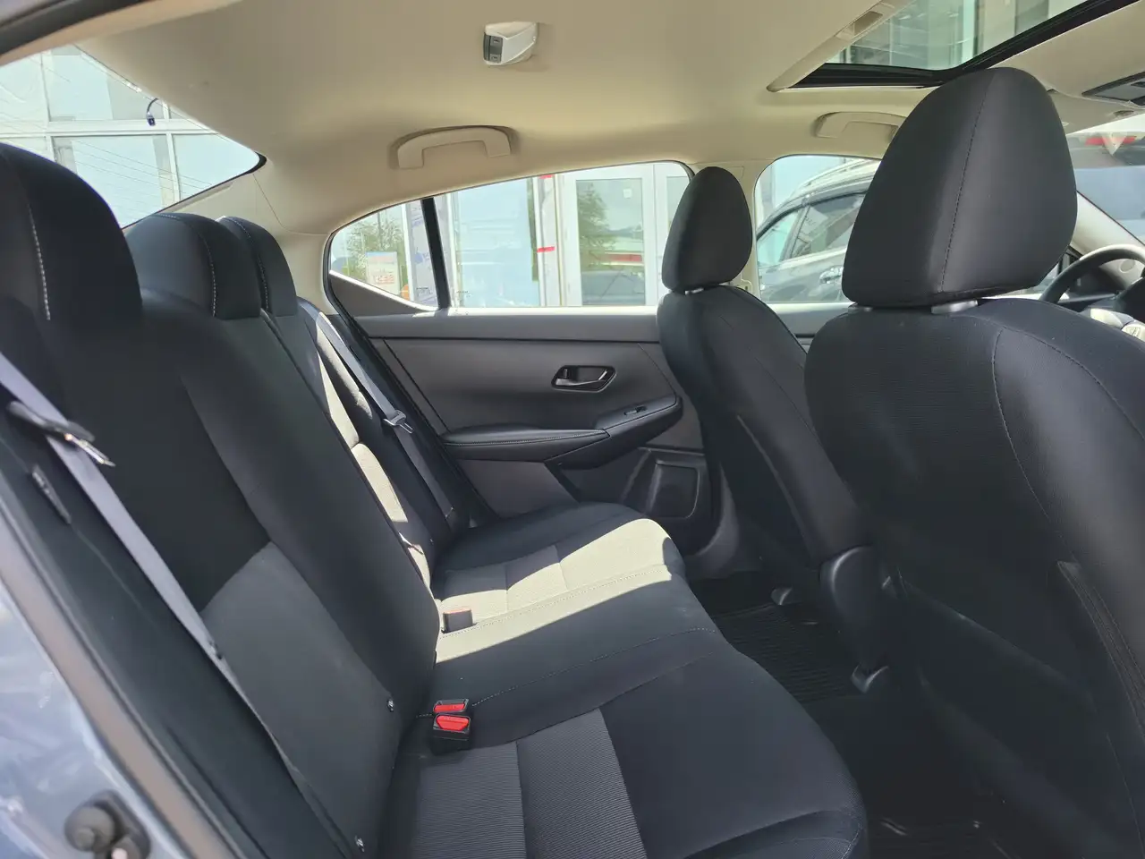 Nissan Sentra снимка Nissan Sentra
