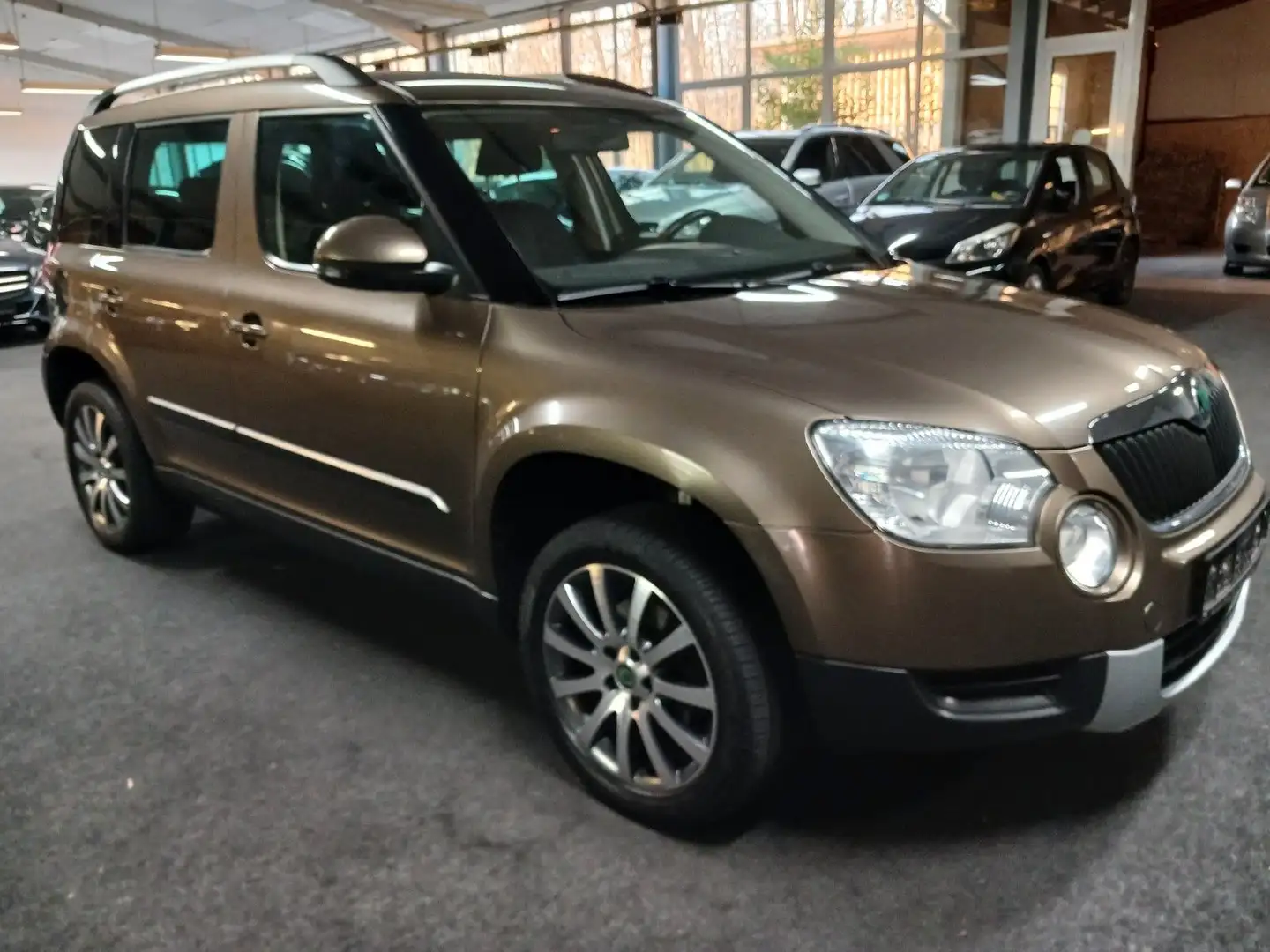 Skoda Yeti Adventure 1.HAND AHK KLIMA TUV 12/26 Braun - 2