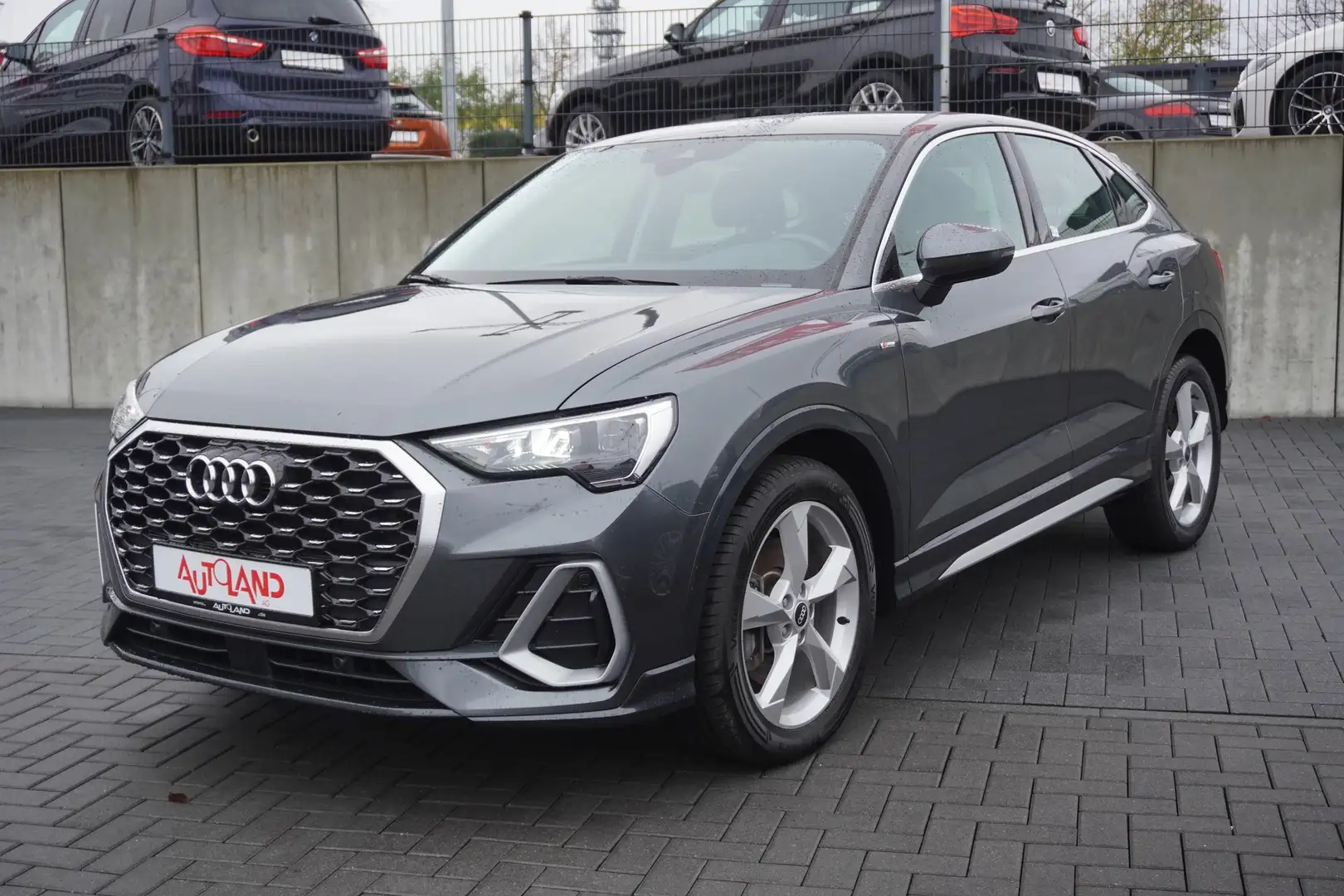 Audi Q3 Sportback 40 TDI quattro S line LED Navi ACC Grau - 2