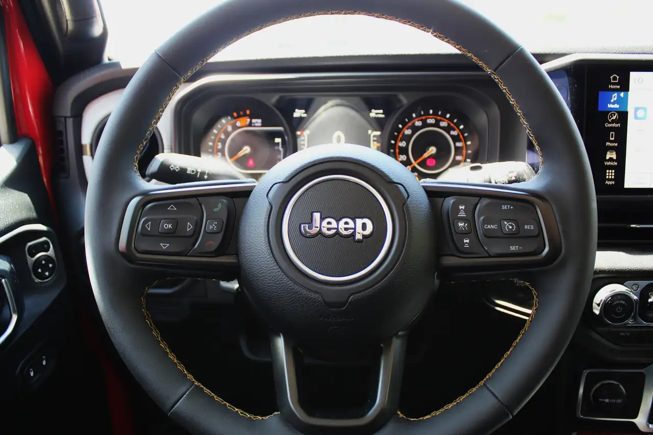 Jeep Wrangler снимка Jeep Wrangler