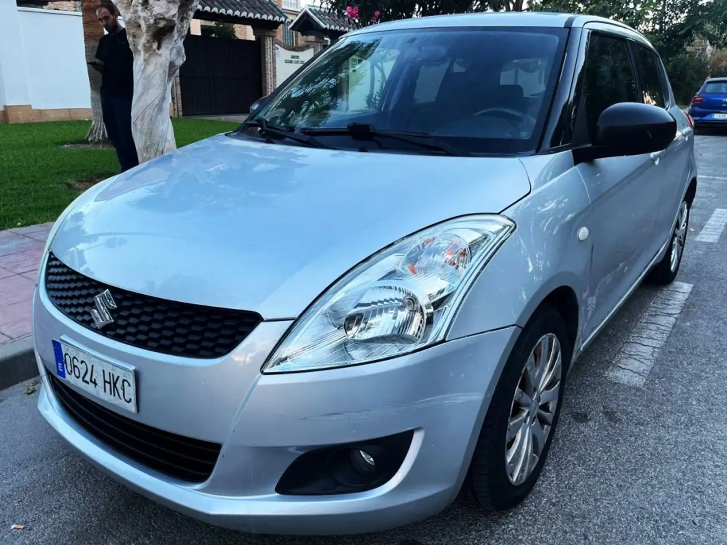 Suzuki Swift Berlina Manual de 5 Puertas Gris - 1