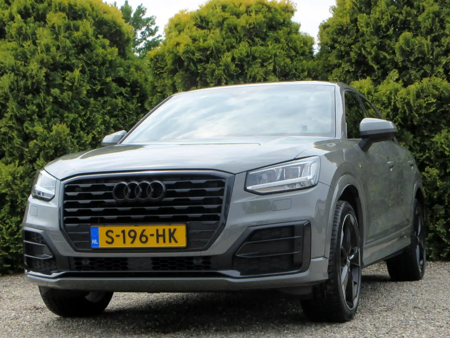 Audi Q2 35 TFSI S-Line Automaat*Leder*Camera*19 inch* Grijs - 2