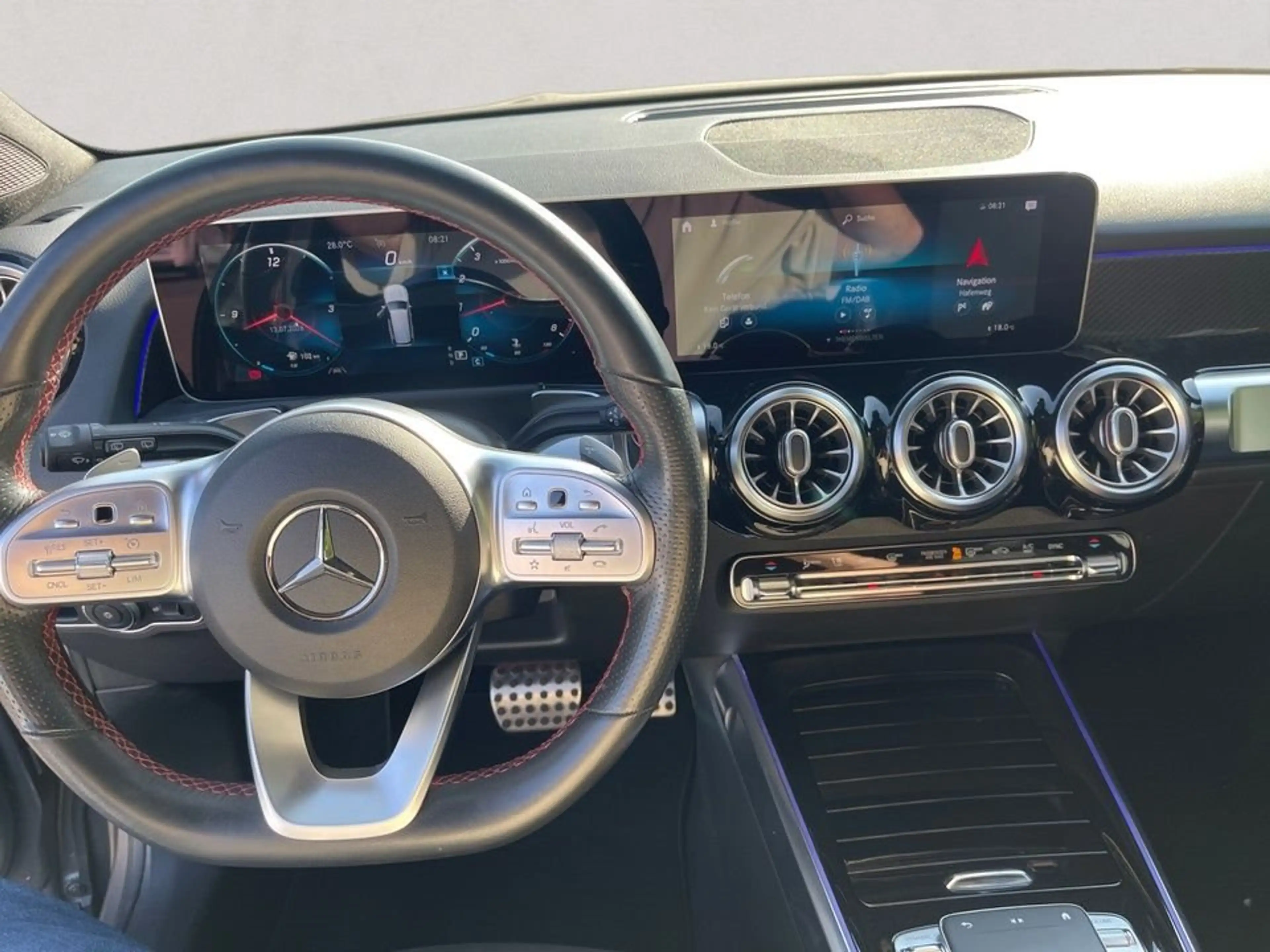 Mercedes-Benz GLB 250 4MATIC AMG + GARANTIE — photo 5