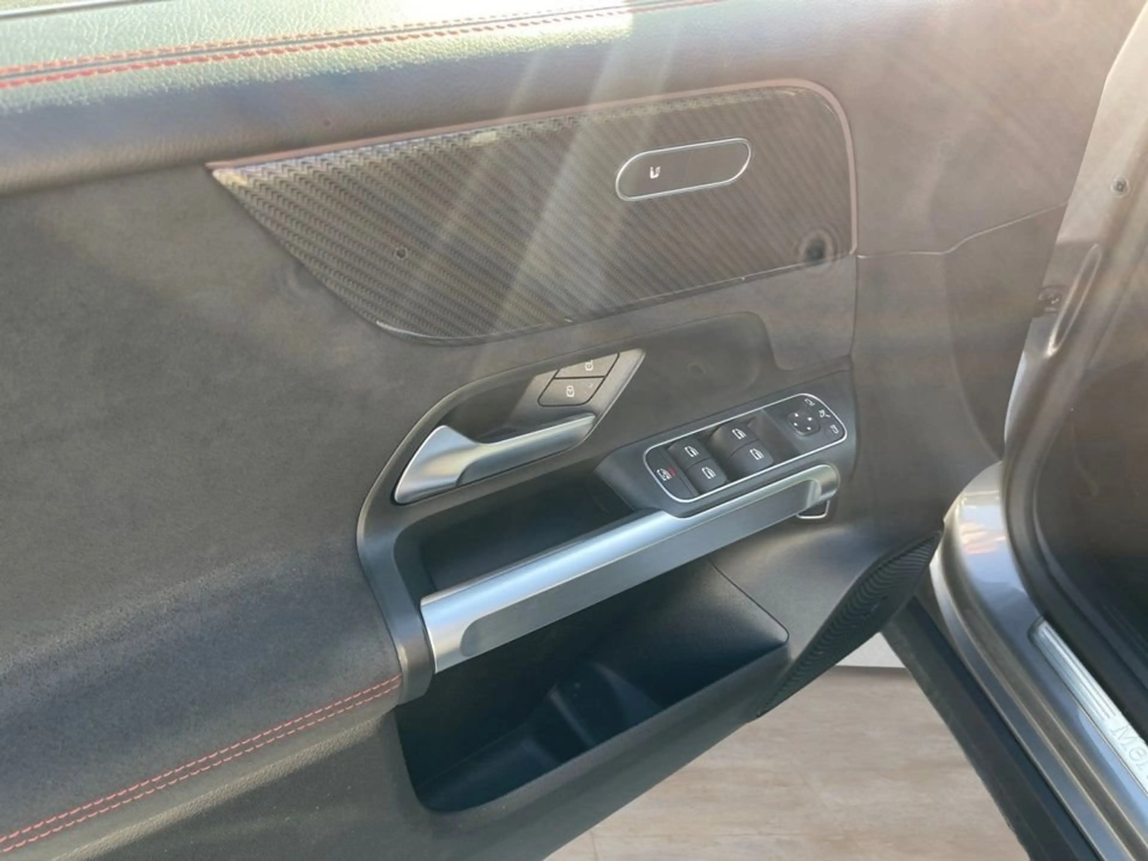 Mercedes-Benz GLB 250 4MATIC AMG + GARANTIE — photo 6