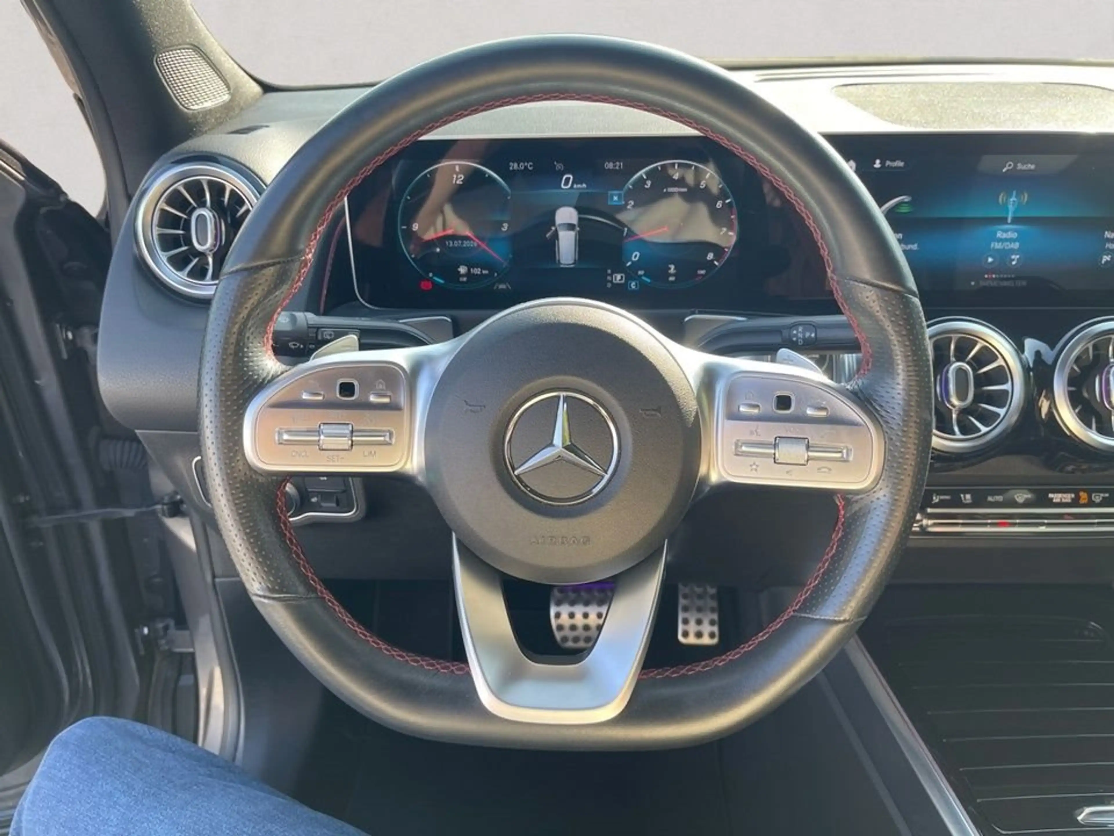 Mercedes-Benz GLB 250 4MATIC AMG + GARANTIE — photo 11
