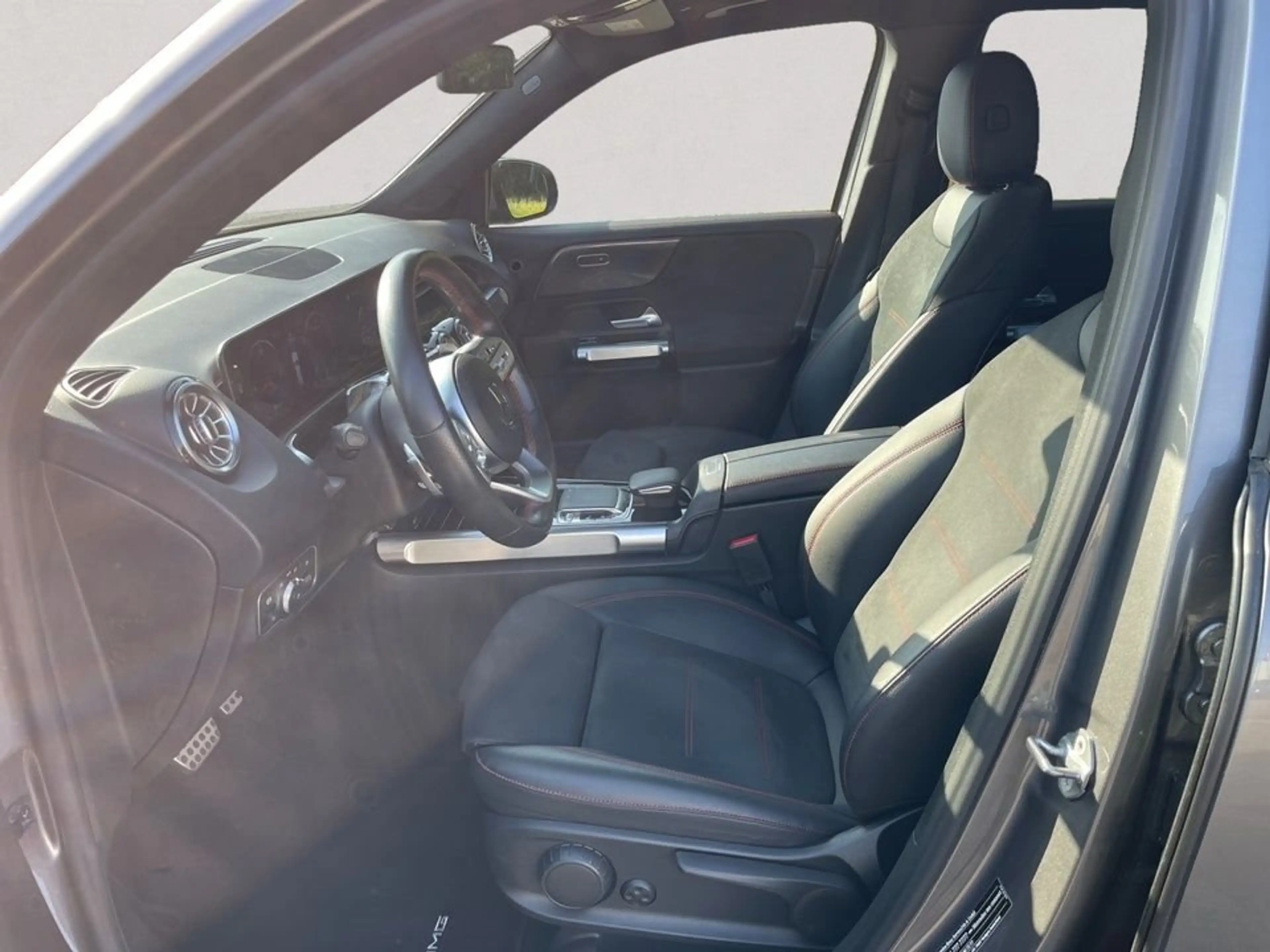 Mercedes-Benz GLB 250 4MATIC AMG + GARANTIE — photo 7