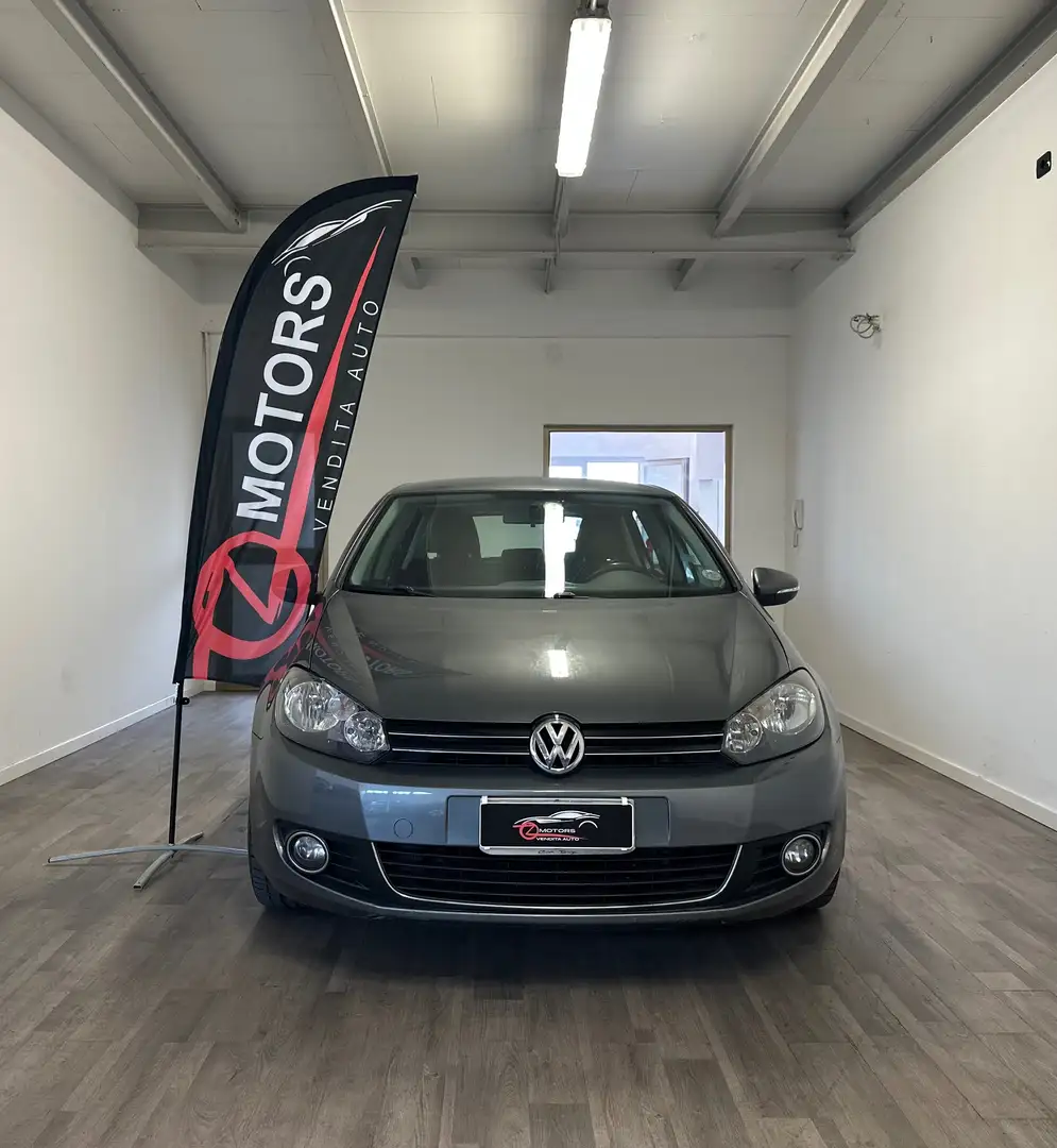 Volkswagen Golf Golf 5p 1.6 tdi Highline Neopatentati Gris - 1