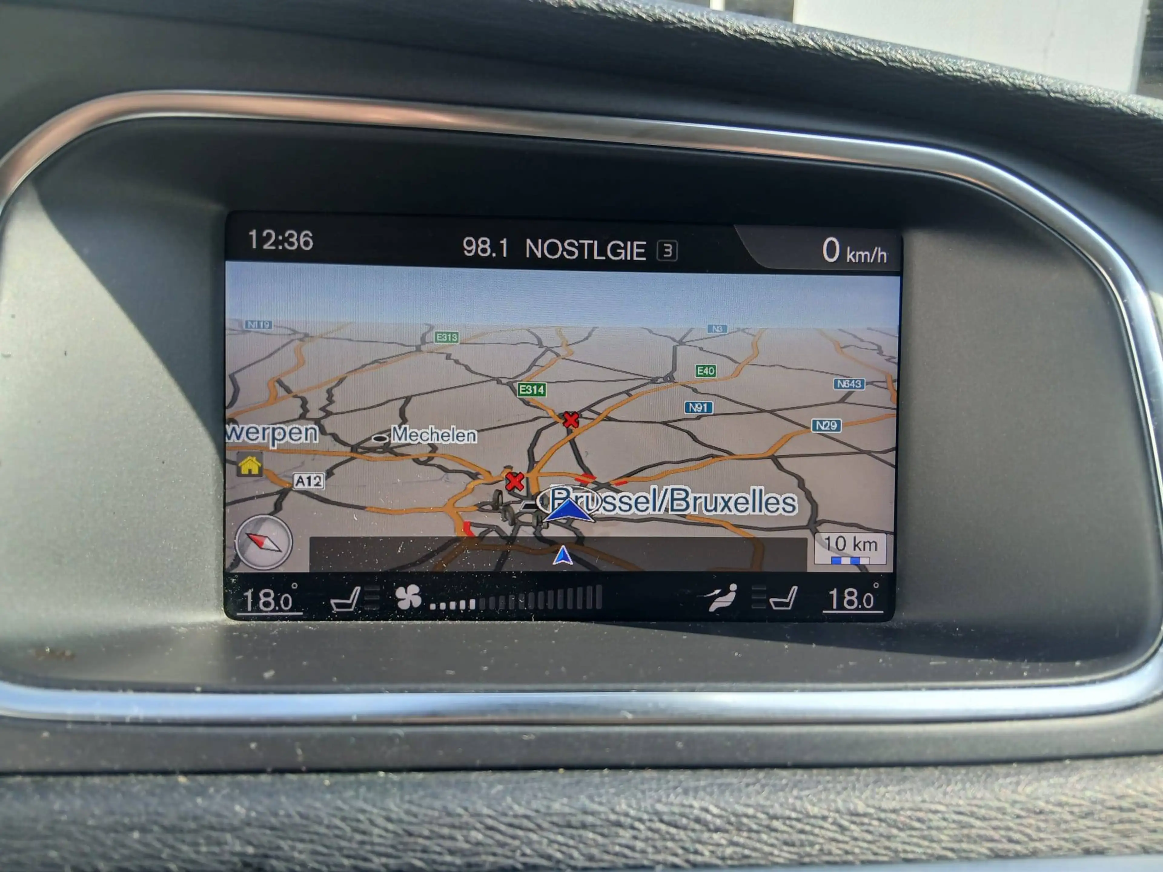 Volvo V40 V40 1.5 T2 Eco Inscription Geartronic / CRUISE / AIRCO / CAPT AV AR / SIEGE CHAUF / 260 x 60 M — photo 13
