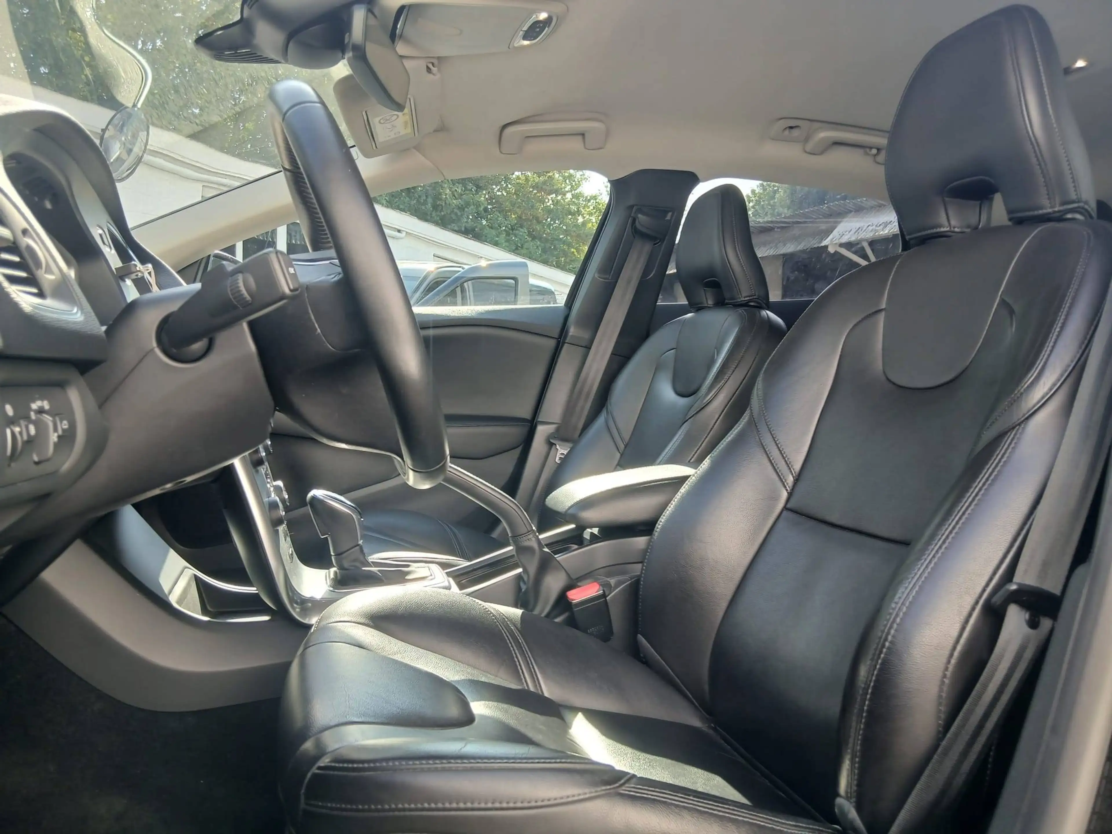 Volvo V40 V40 1.5 T2 Eco Inscription Geartronic / CRUISE / AIRCO / CAPT AV AR / SIEGE CHAUF / 260 x 60 M — photo 6