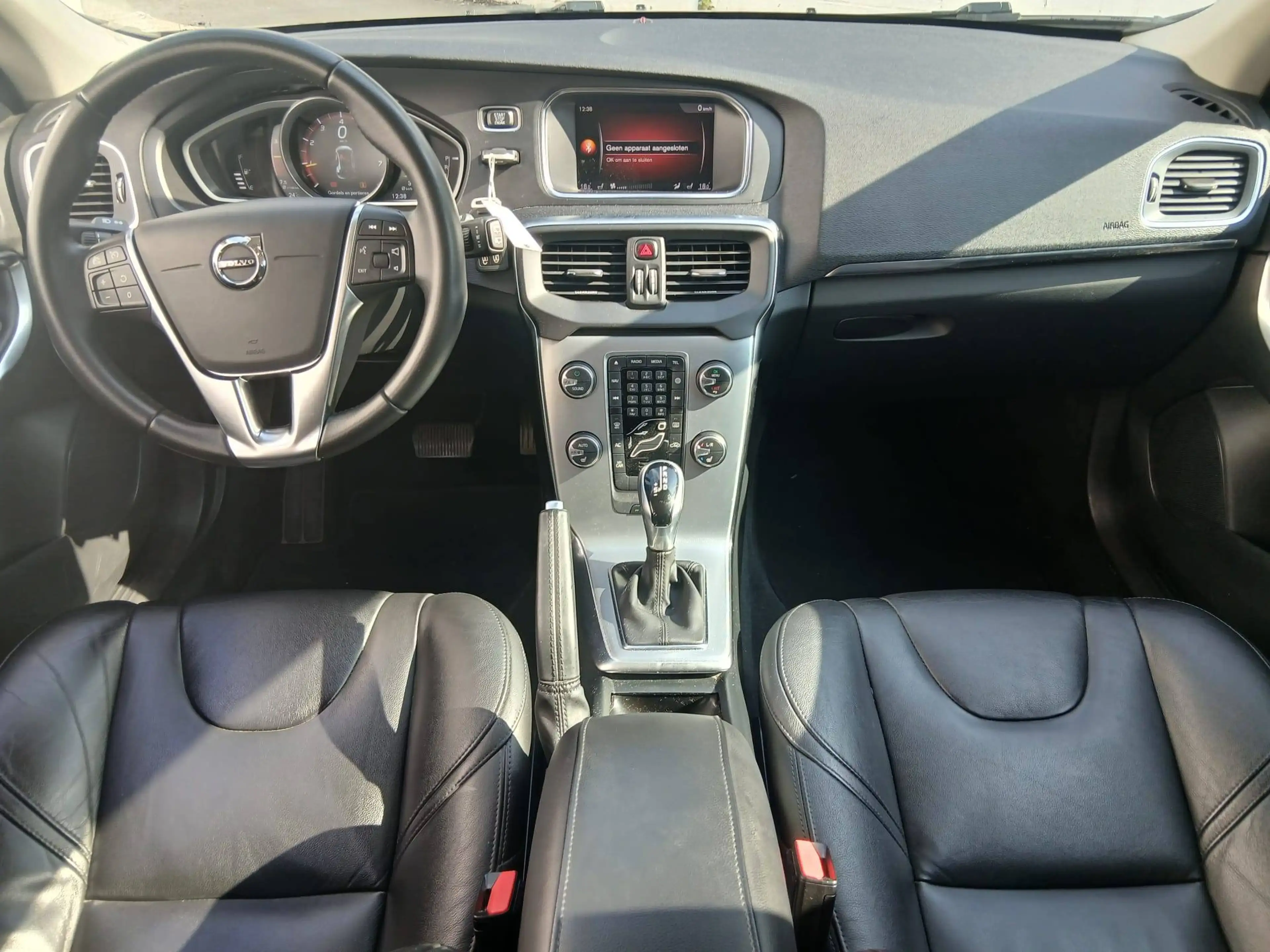 Volvo V40 V40 1.5 T2 Eco Inscription Geartronic / CRUISE / AIRCO / CAPT AV AR / SIEGE CHAUF / 260 x 60 M — photo 8