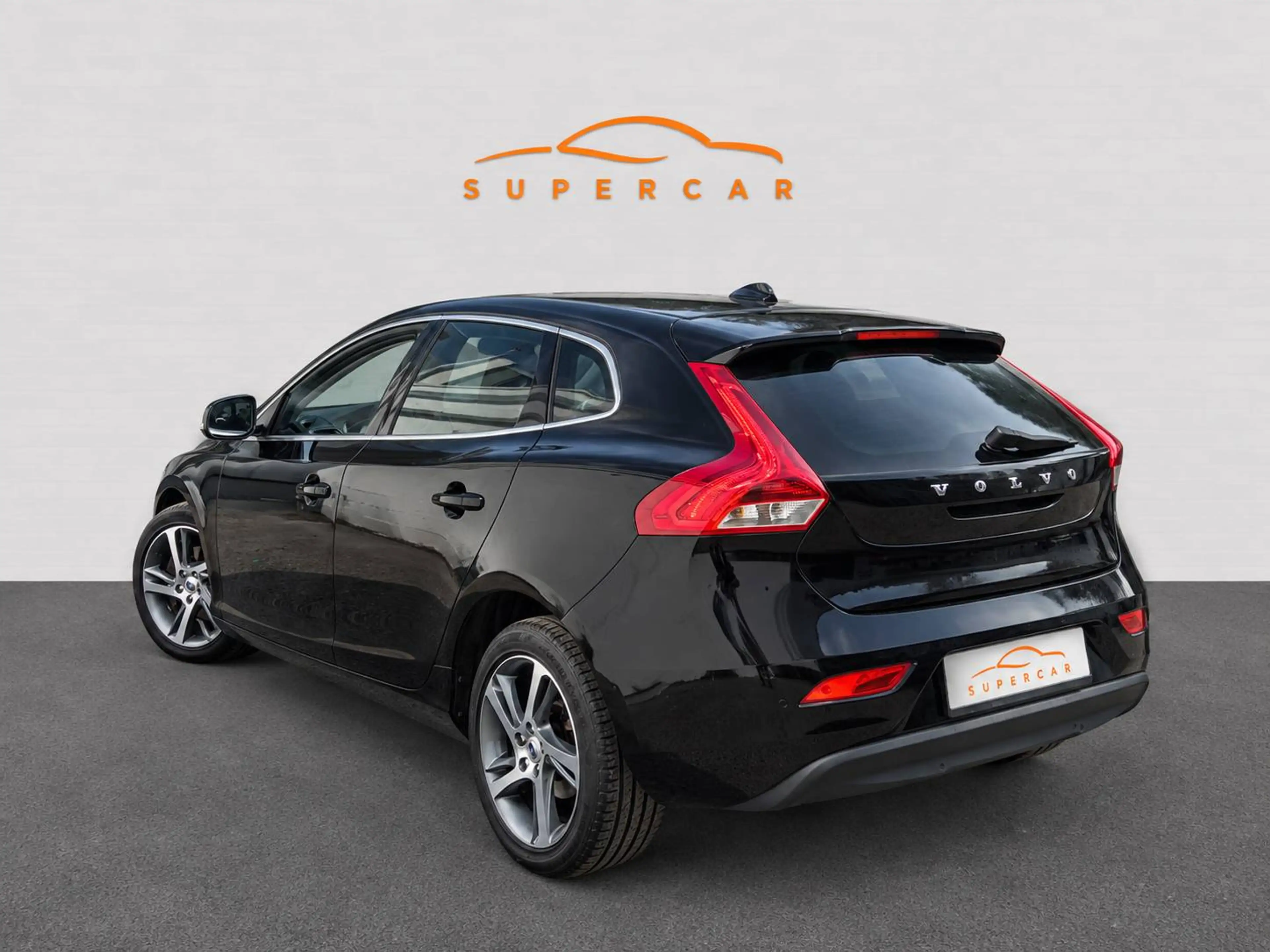 Volvo V40 V40 1.5 T2 Eco Inscription Geartronic / CRUISE / AIRCO / CAPT AV AR / SIEGE CHAUF / 260 x 60 M — photo 4